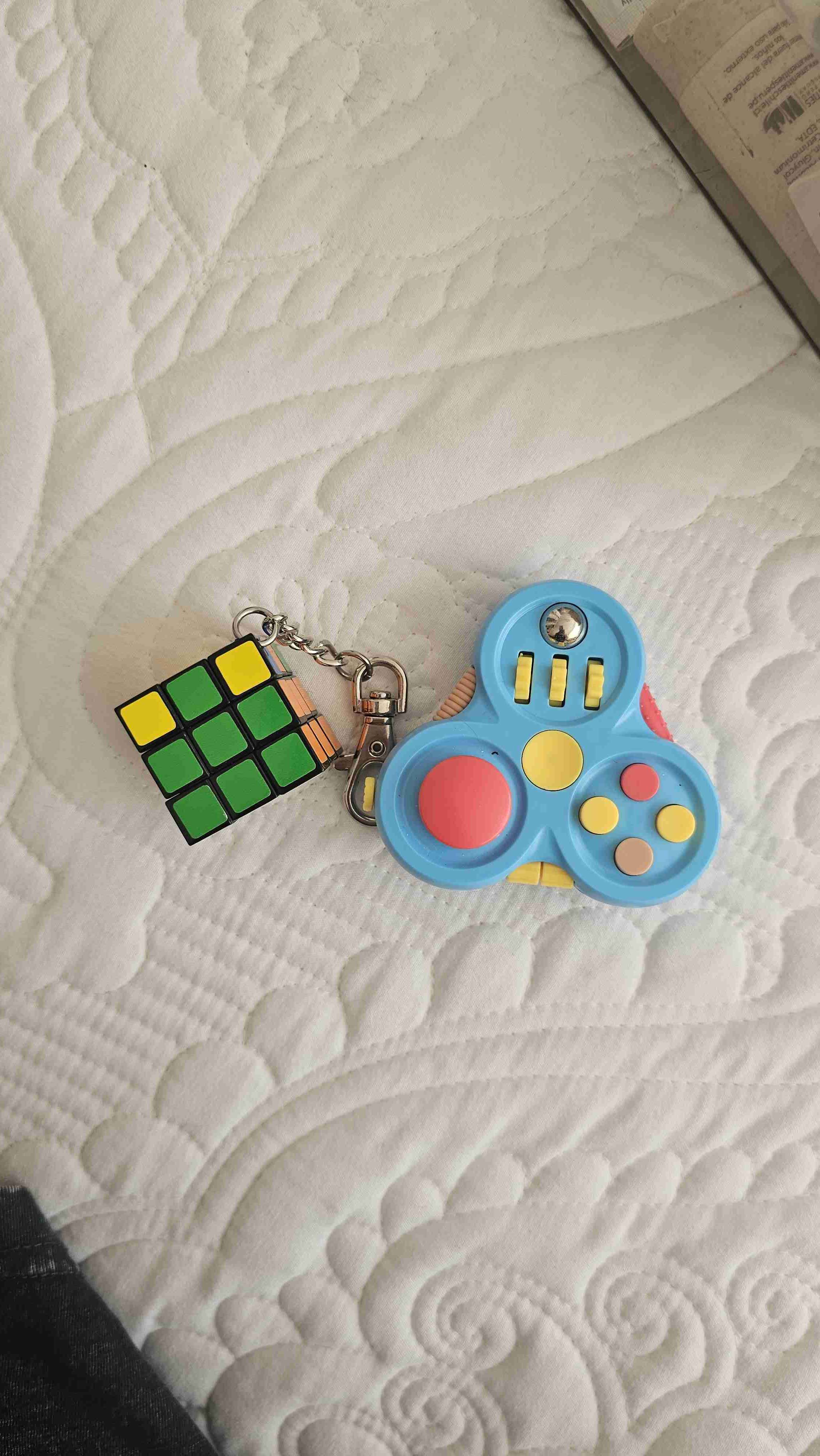 Llavero cubo rubik y juguete fidget