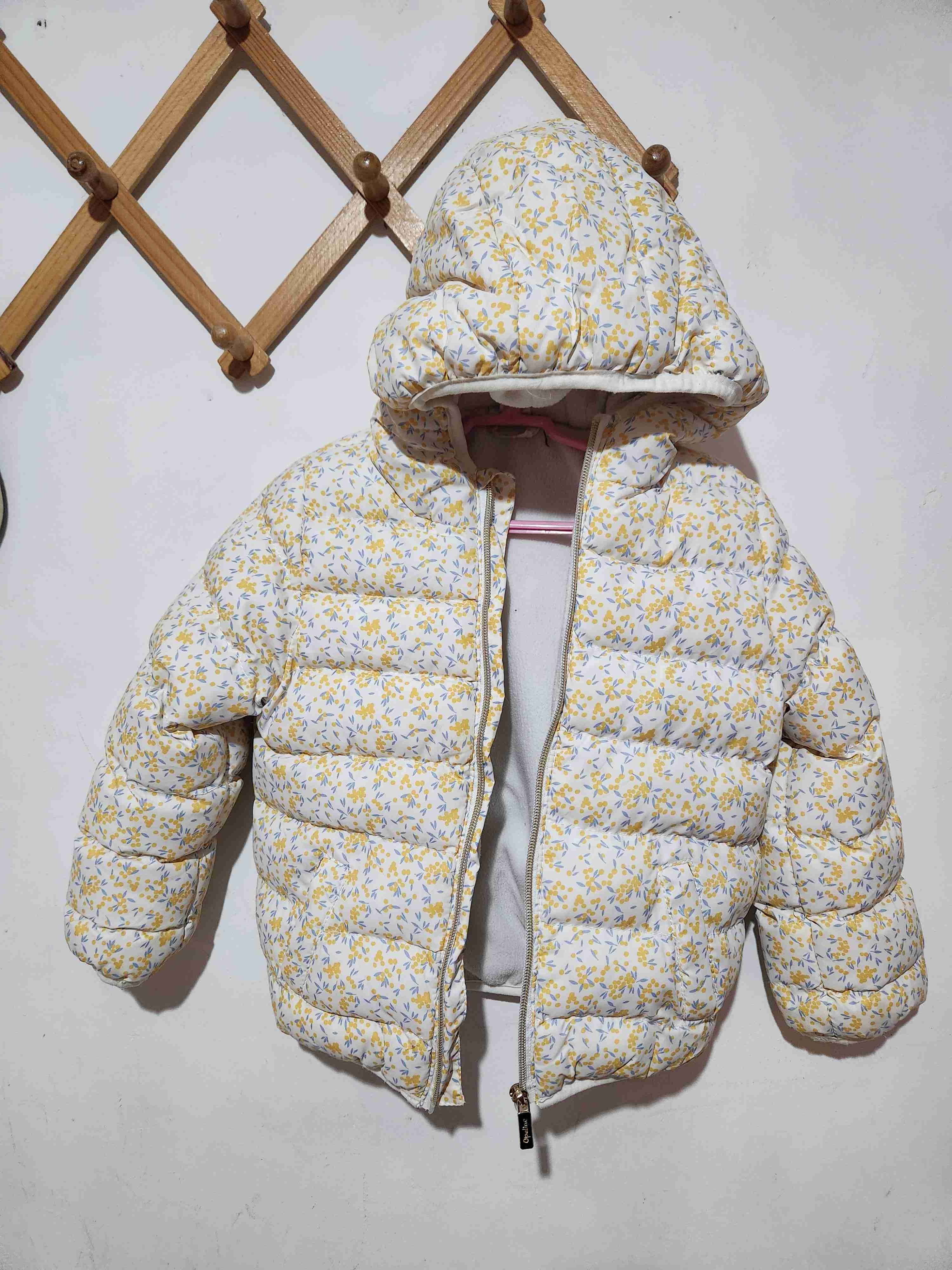 Chaqueta puffer infantil floral