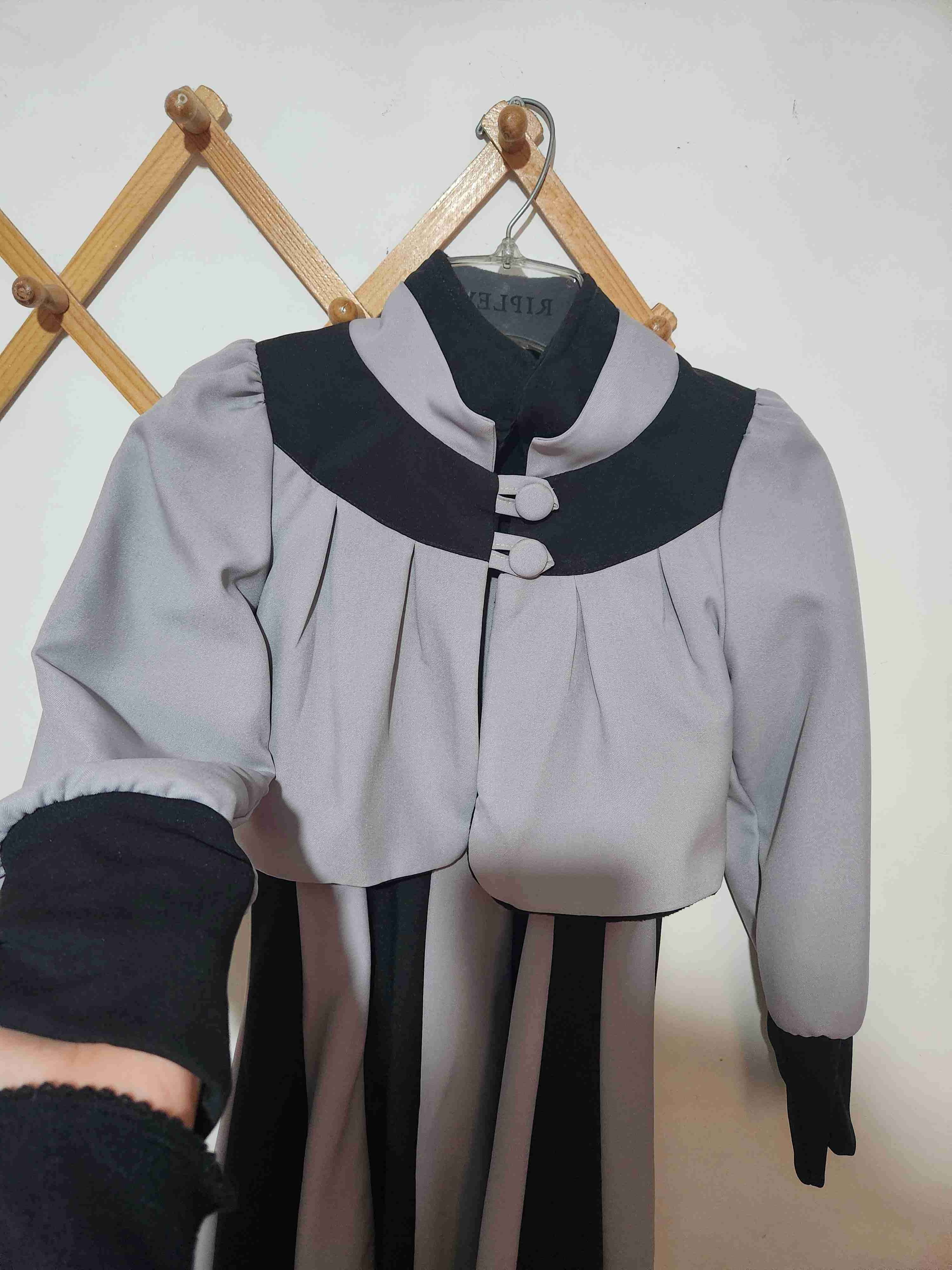 Vestido a rayas gris y negro - miniatura 2