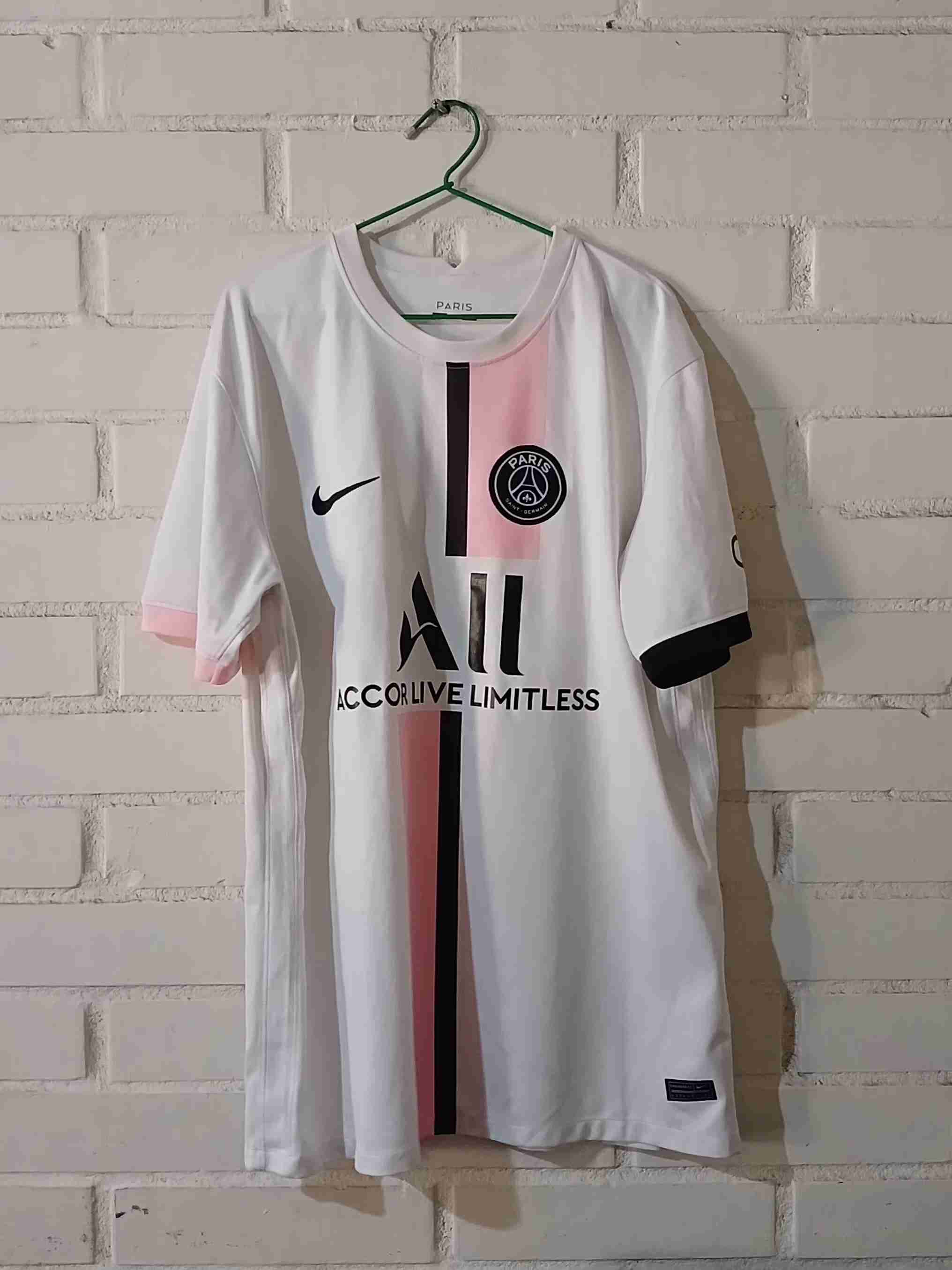Camiseta PSG blanca y rosa