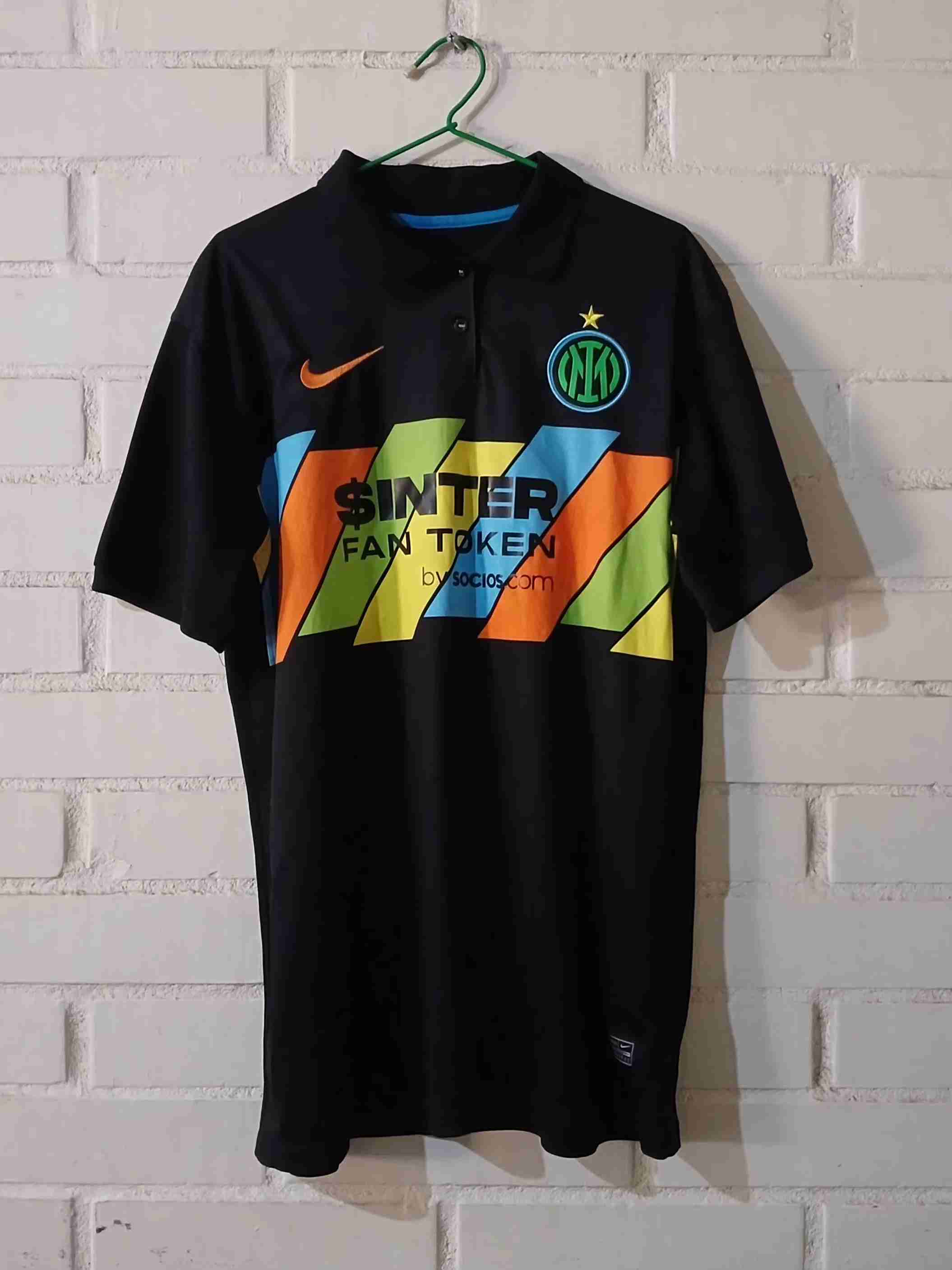Polera deportiva negra Inter