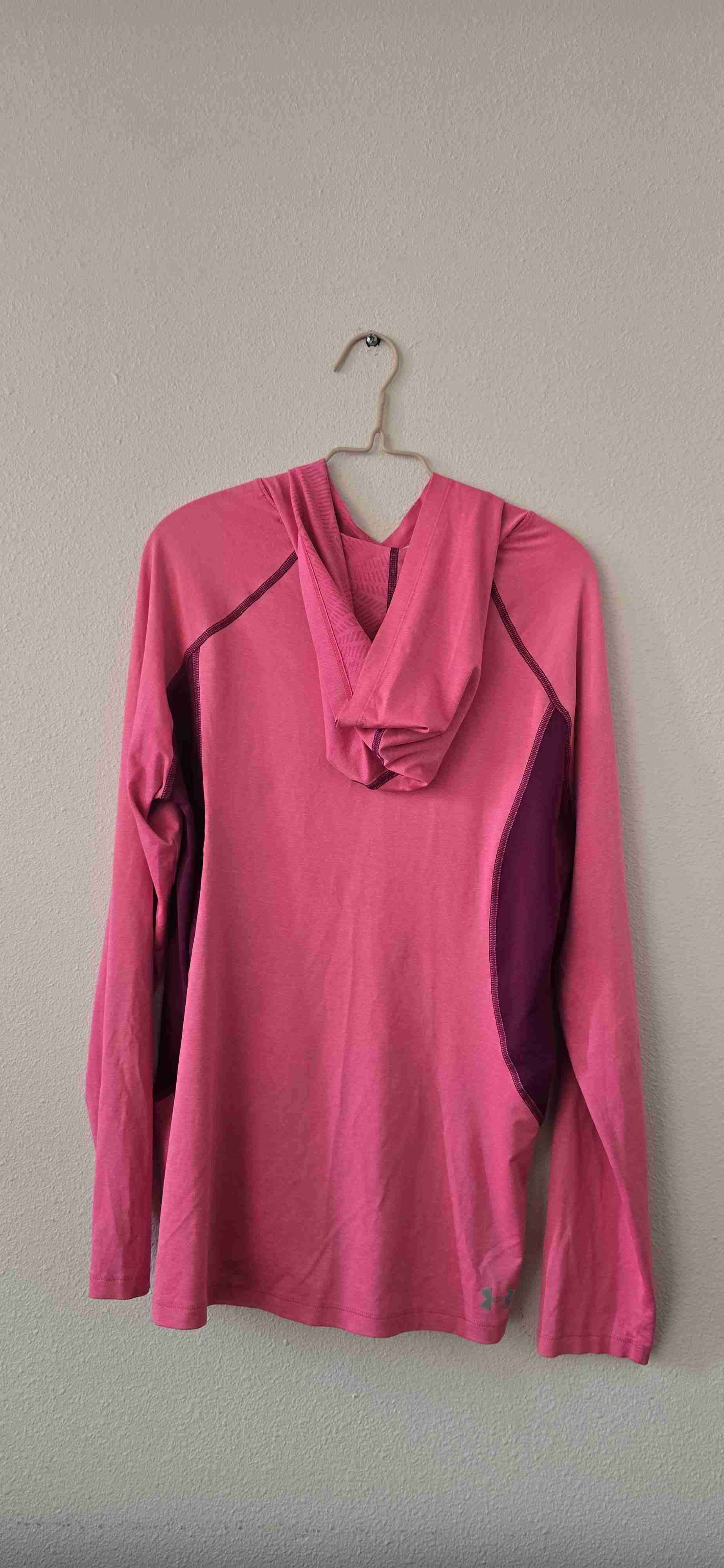 Polera deportiva rosada con capucha - miniatura 2