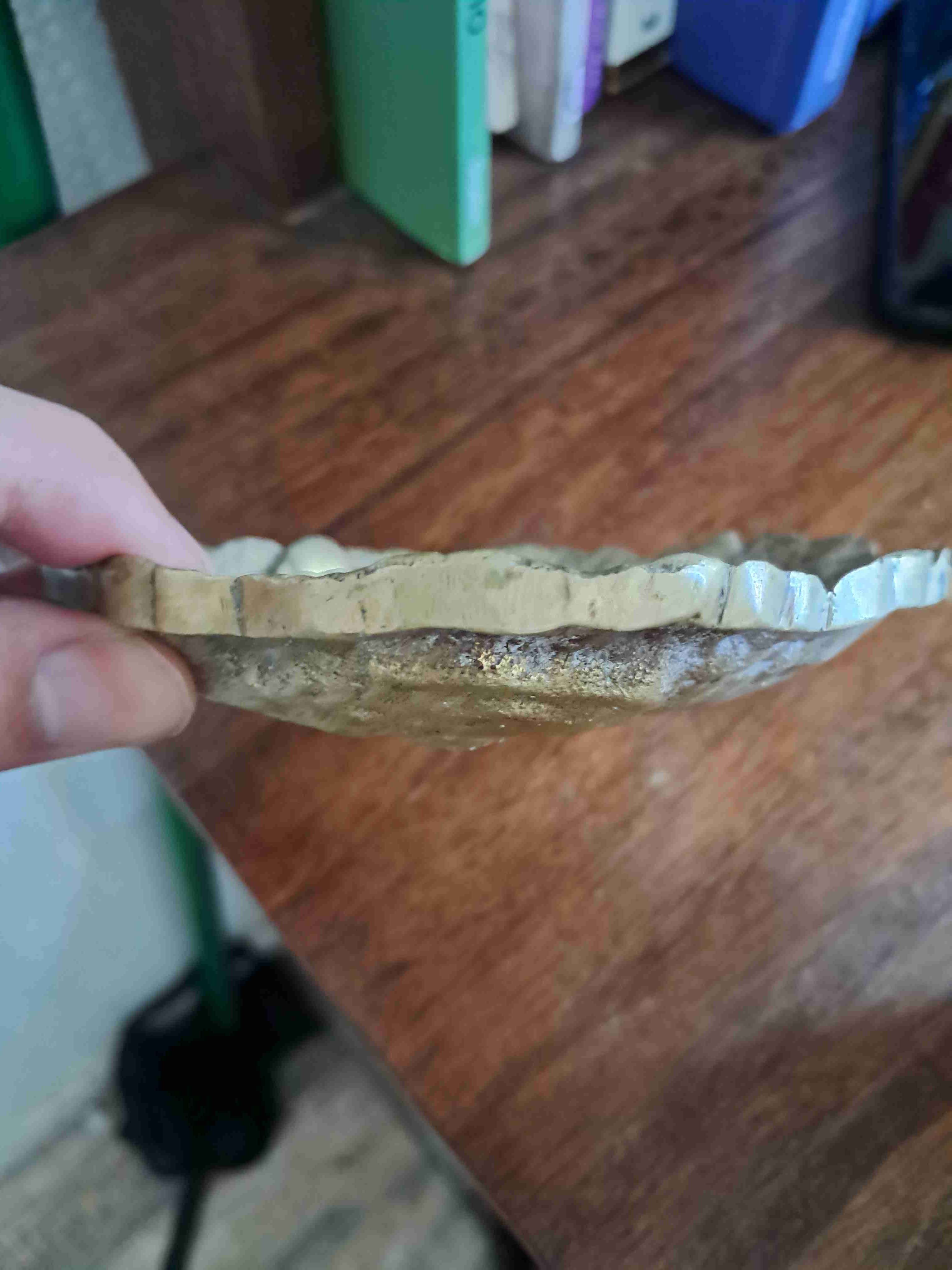 Plato decorativo de bronce con gato - miniatura 2