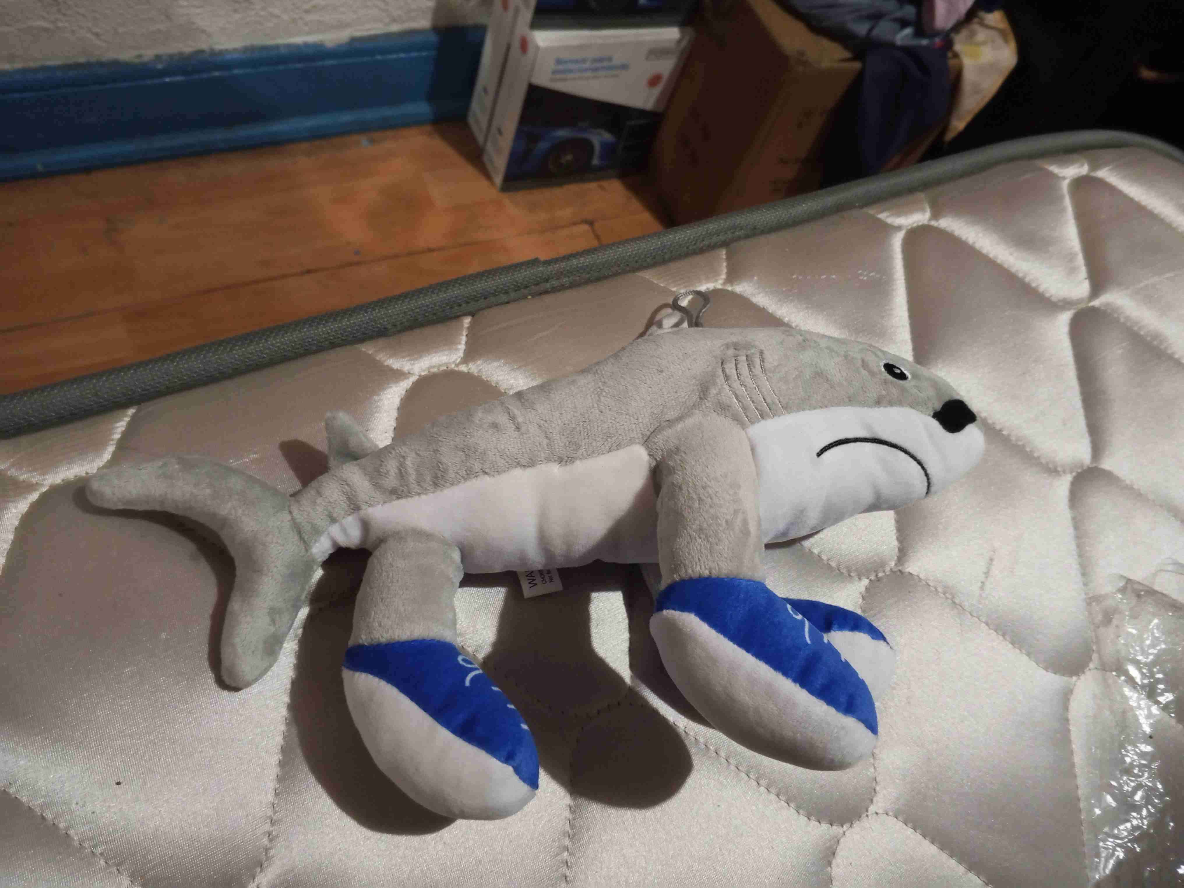 Tiburón de peluche tralalero - miniatura 5