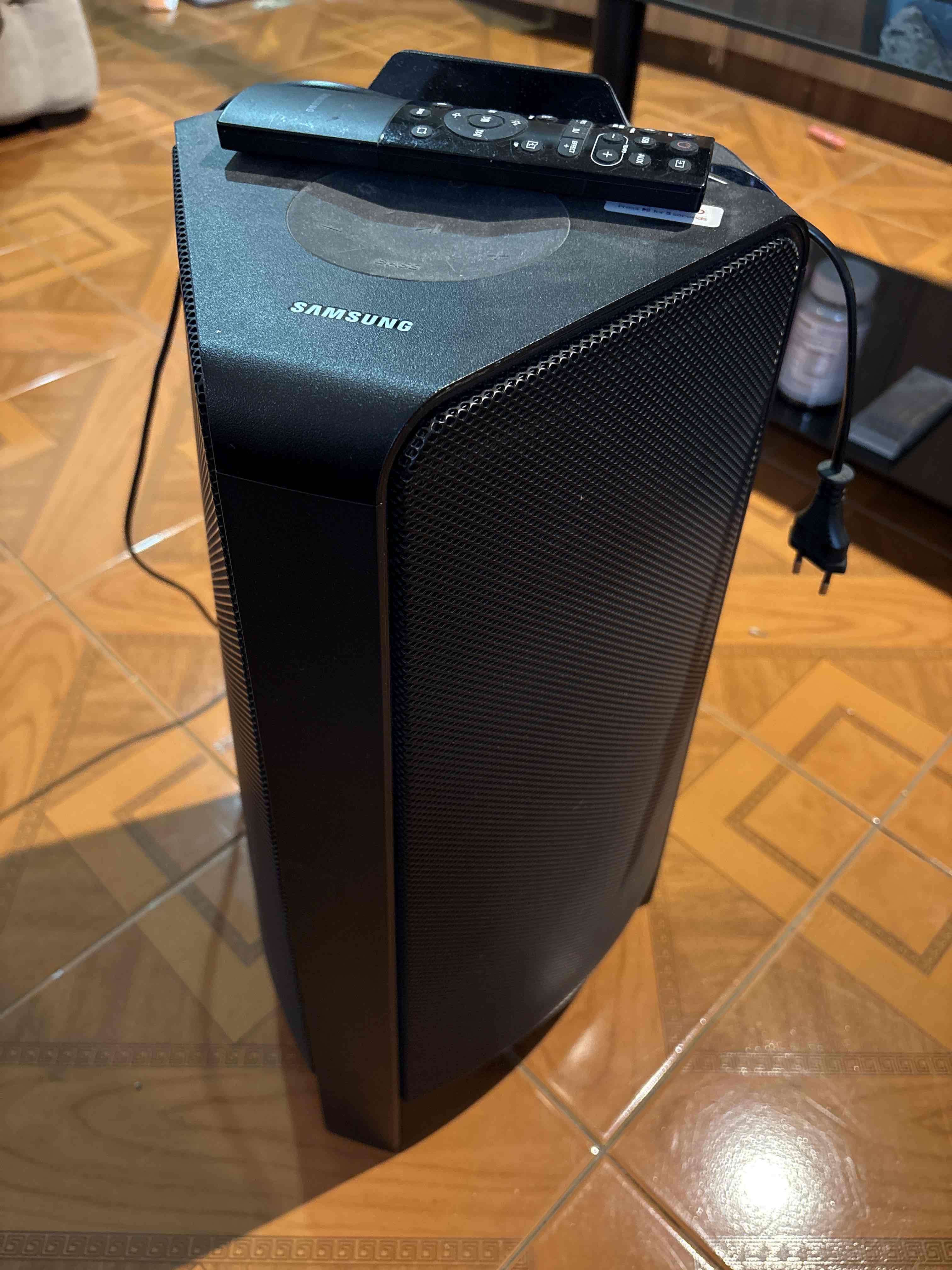 Parlante Samsung con control remoto - miniatura 2