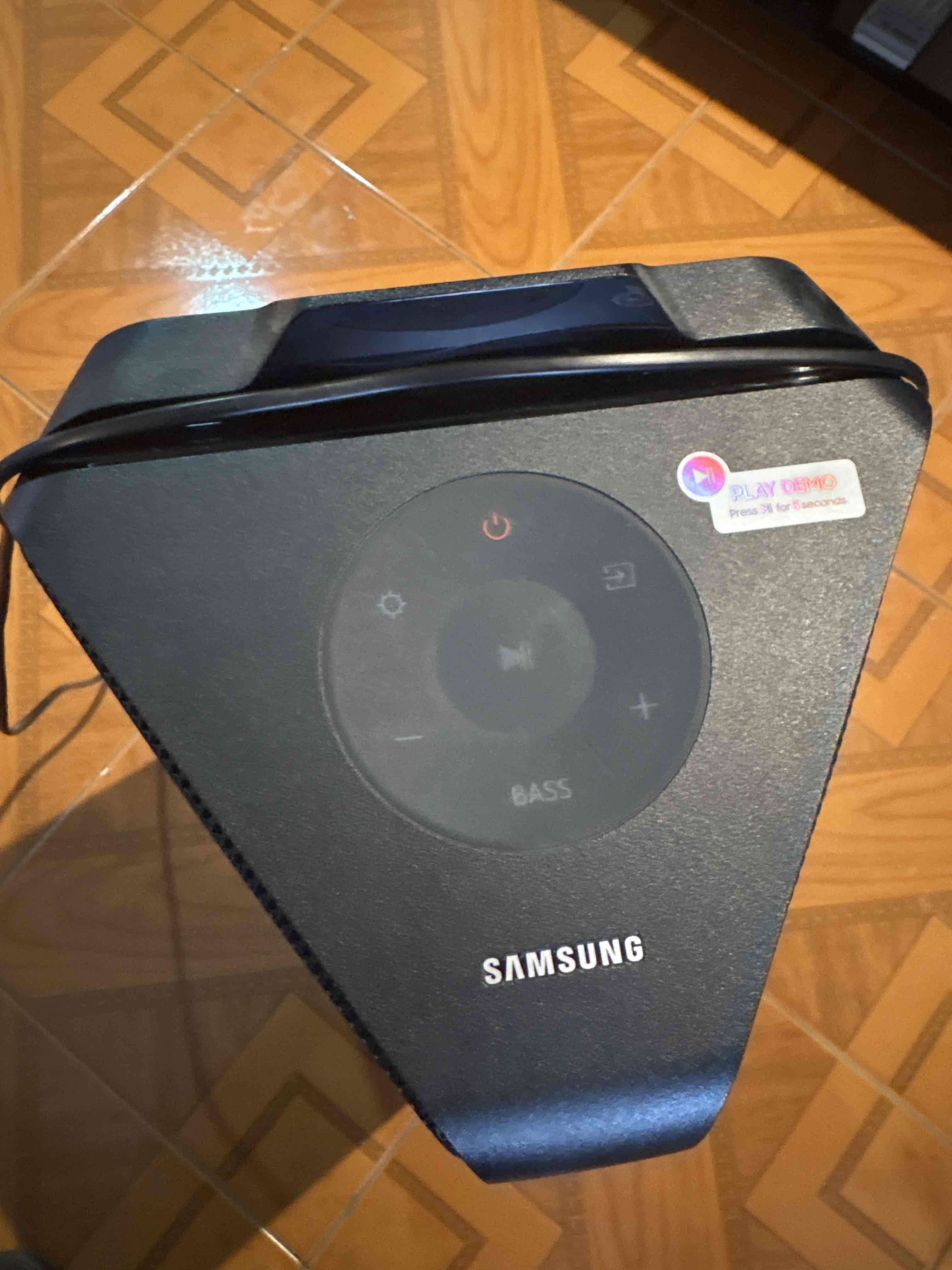 Parlante Samsung con control remoto - miniatura 4