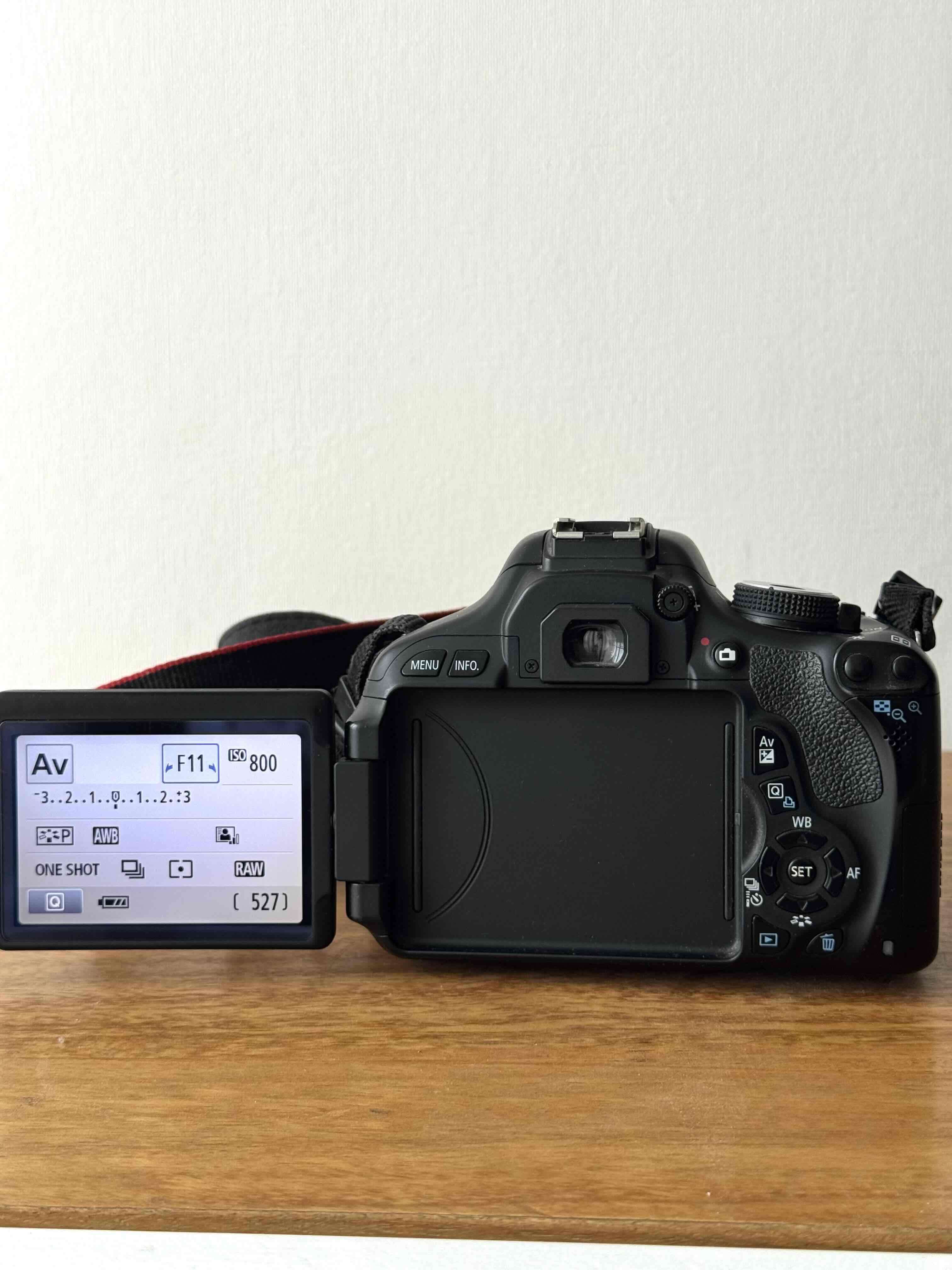 Cámara Canon EOS T3i - miniatura 4