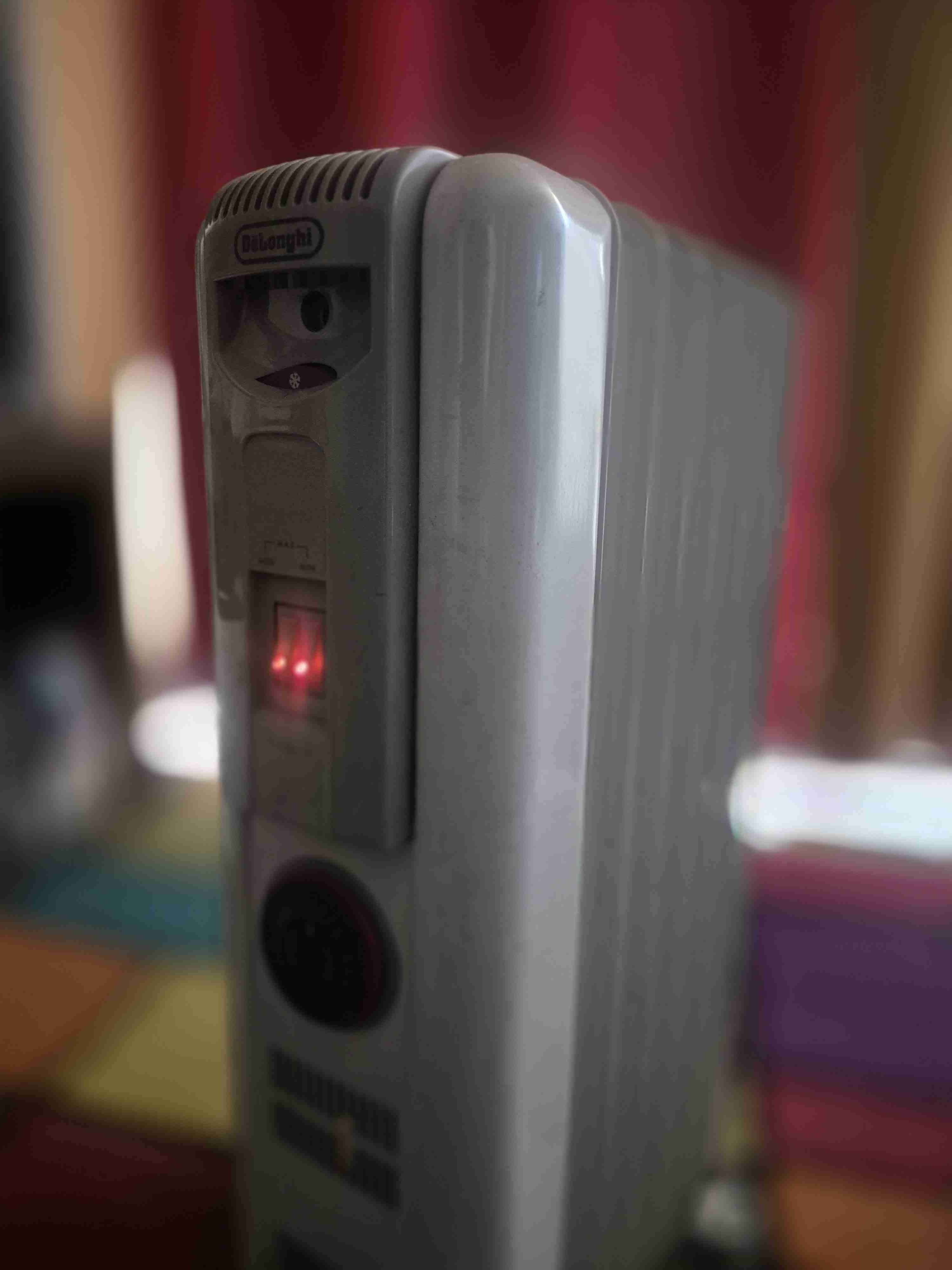 Calefactor de aceite DeLonghi - miniatura 2