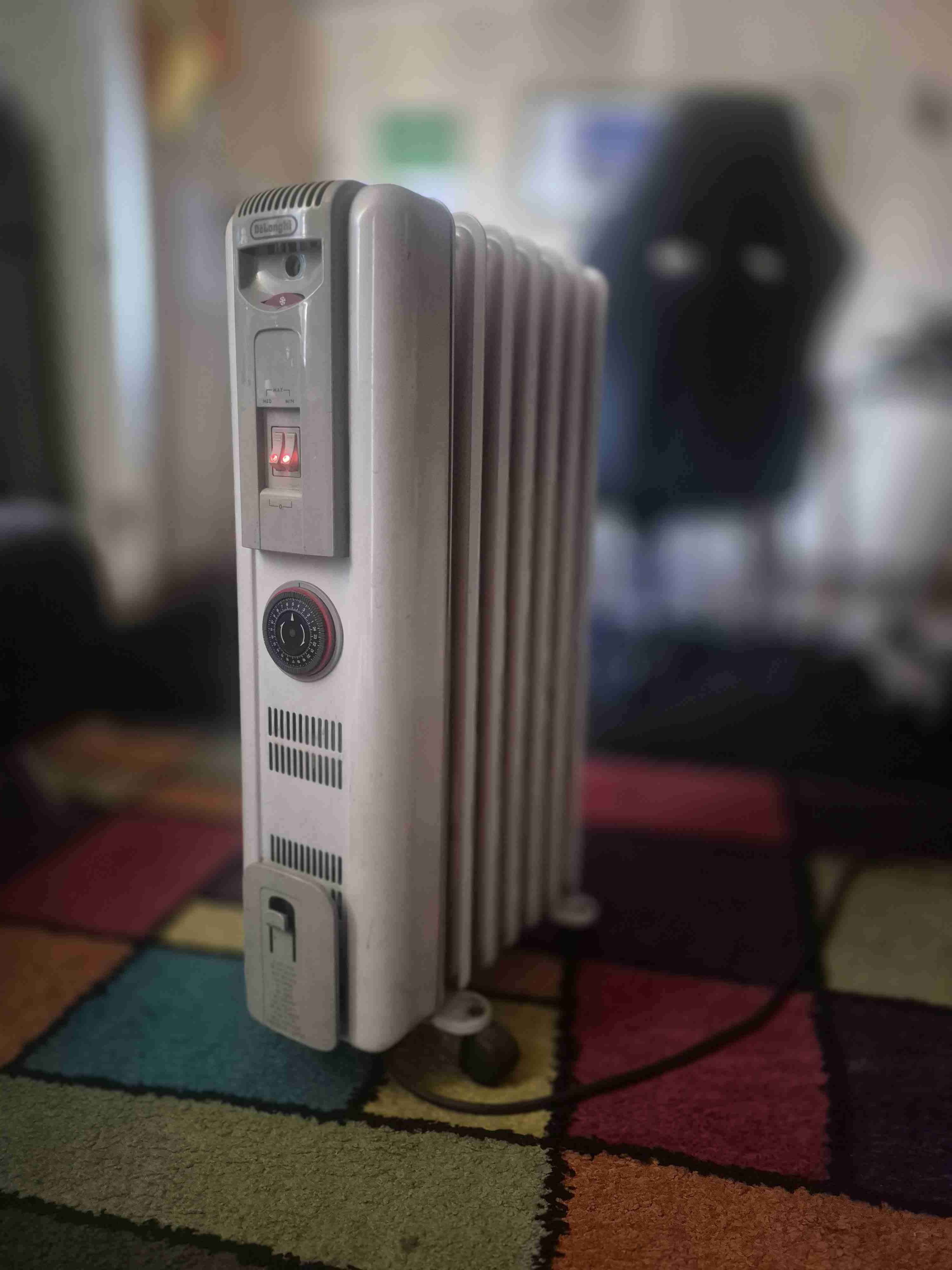 Calefactor de aceite DeLonghi - miniatura 3