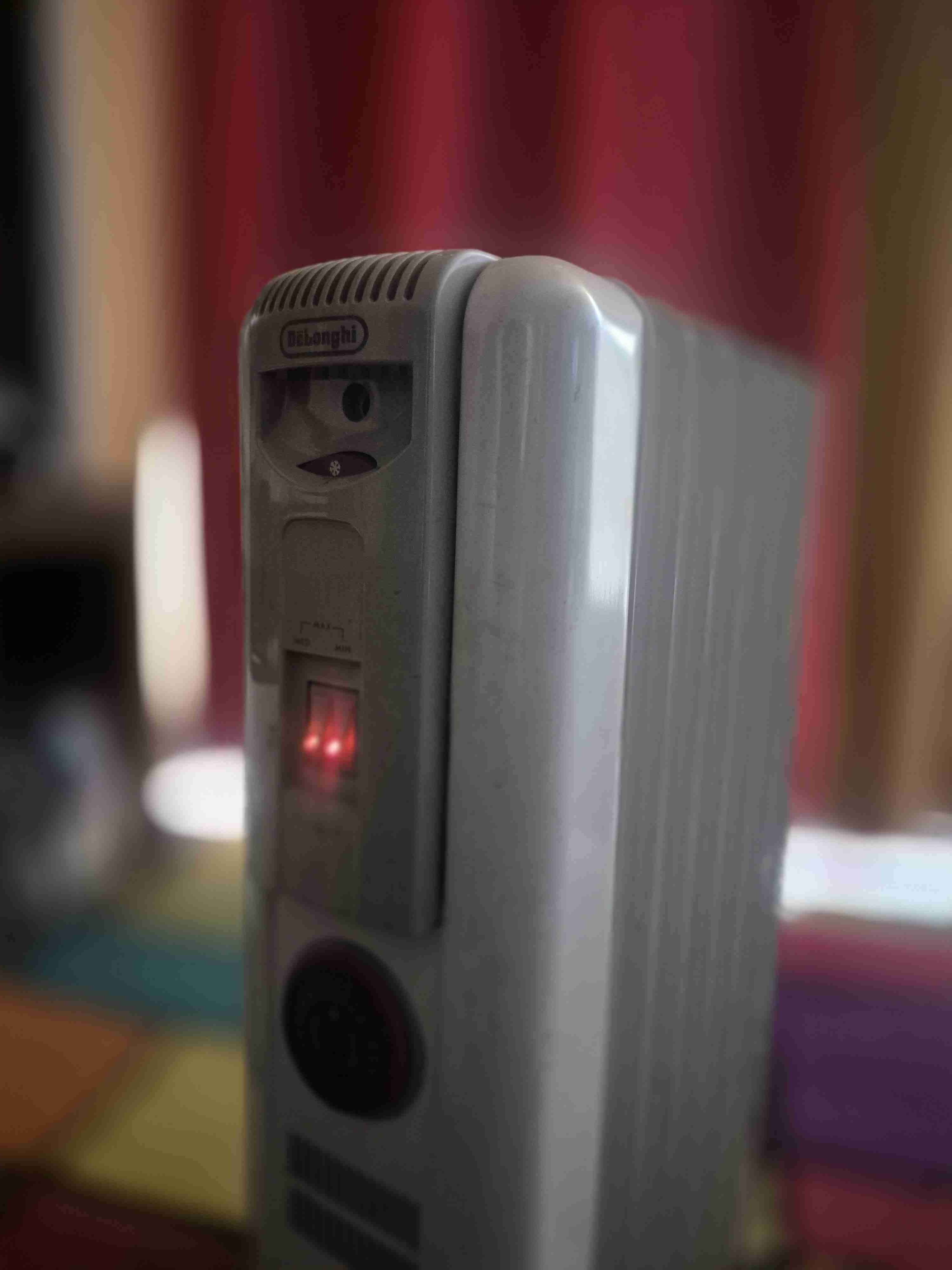 Calefactor de aceite DeLonghi - miniatura 4