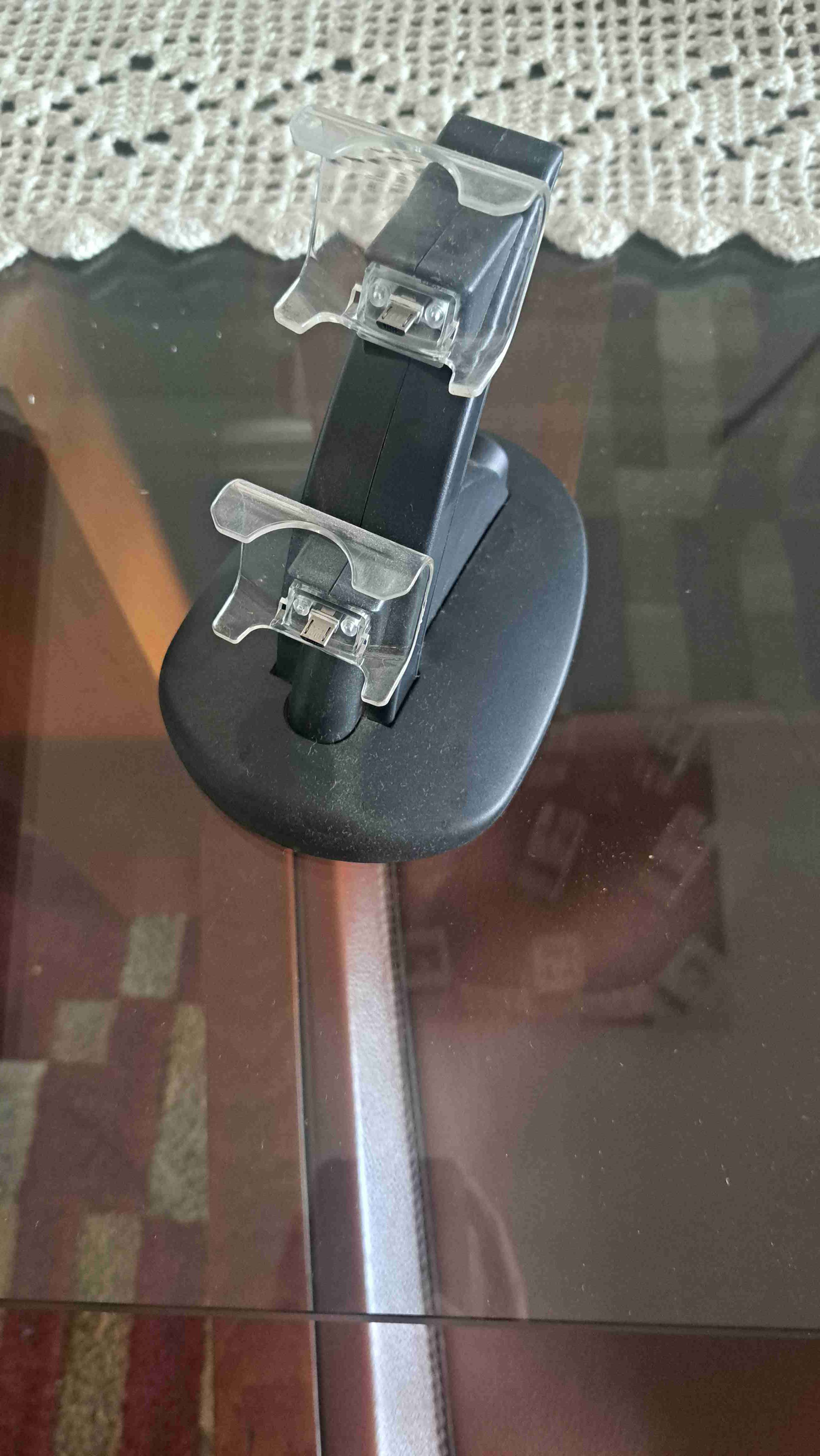 Consola PS4 con control, cargador pro y 2 fundas - miniatura 2