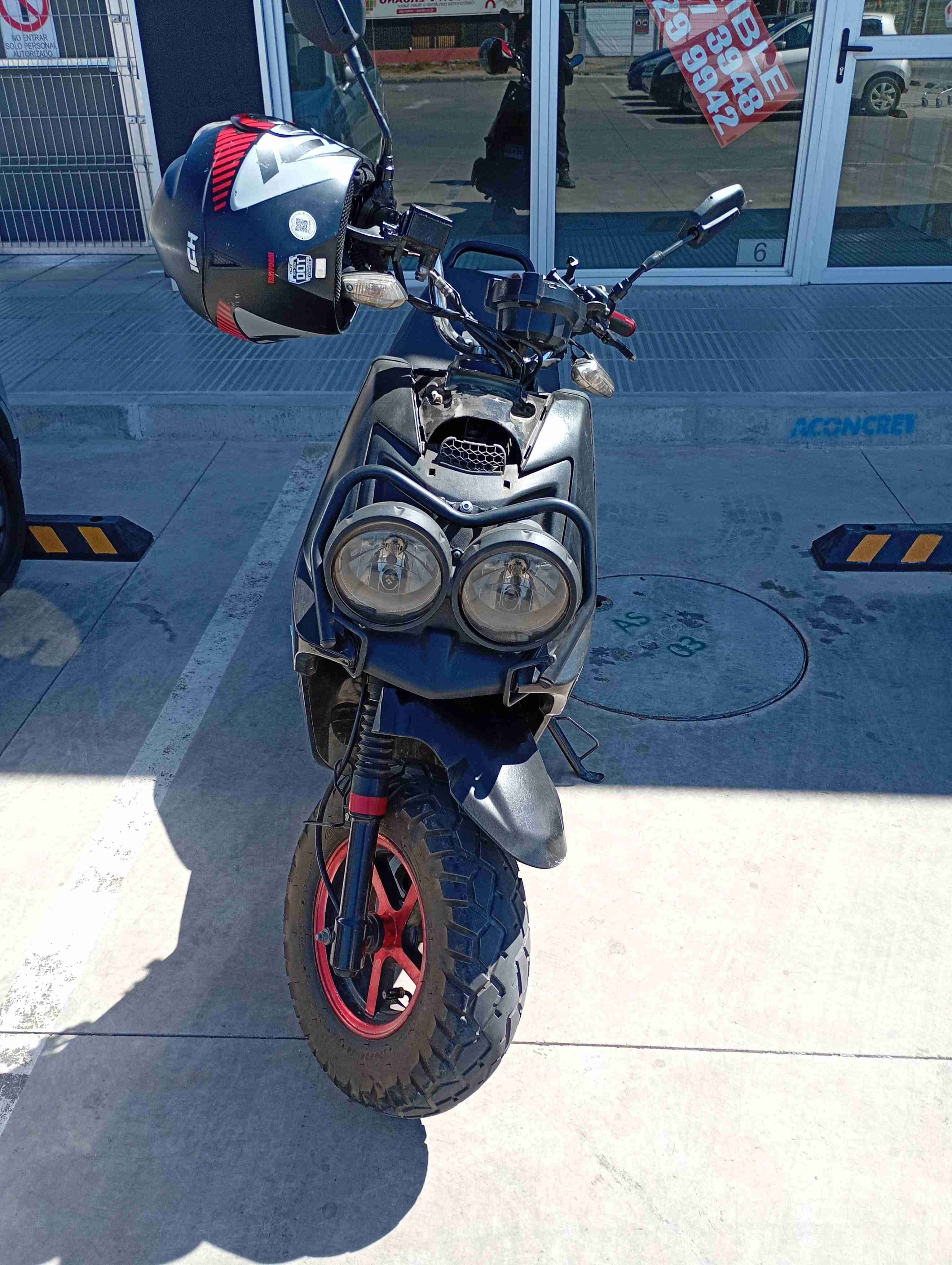 Scooter negra económica - 2