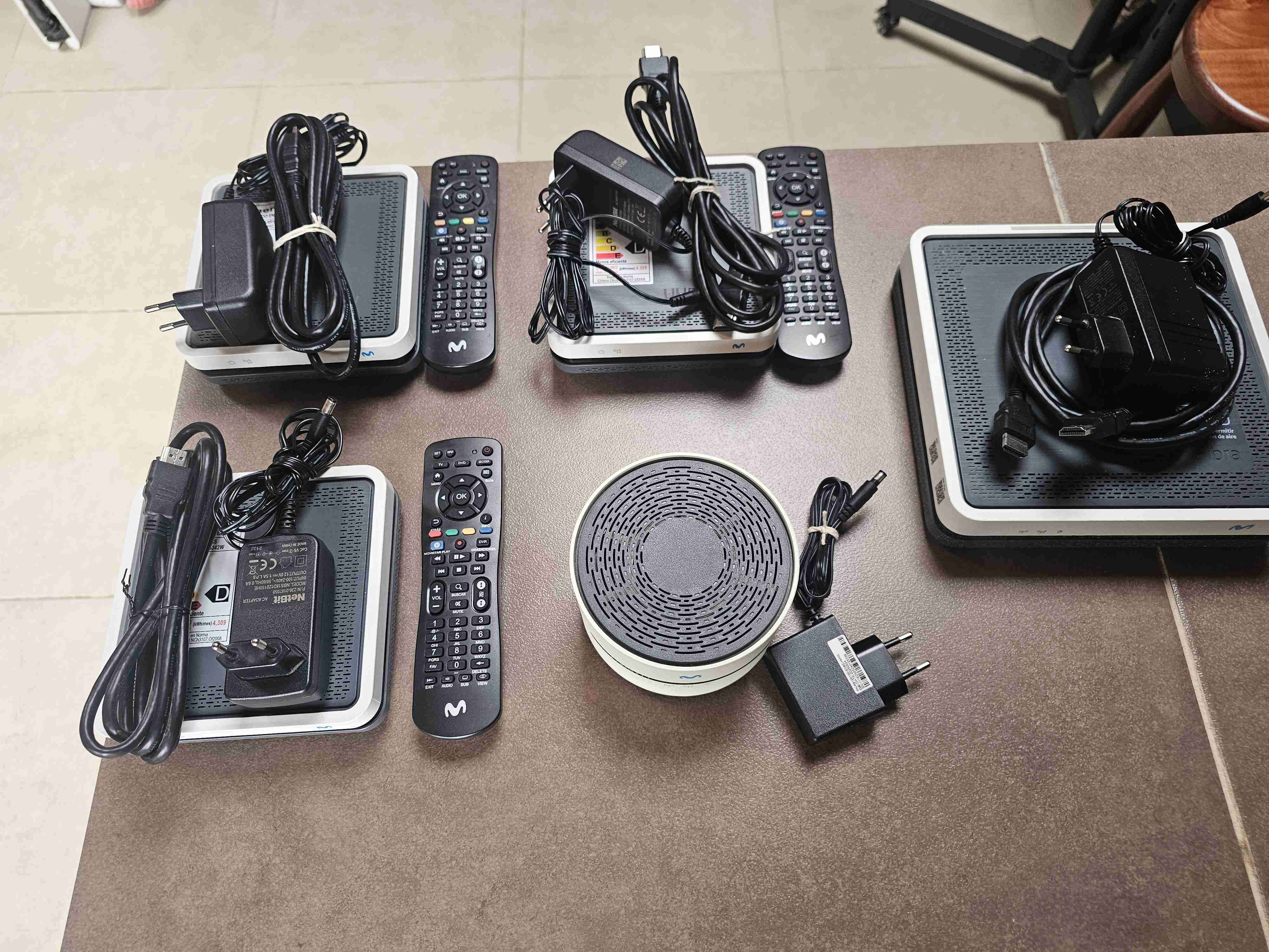 Decodificadores Movistar con controles - miniatura 2