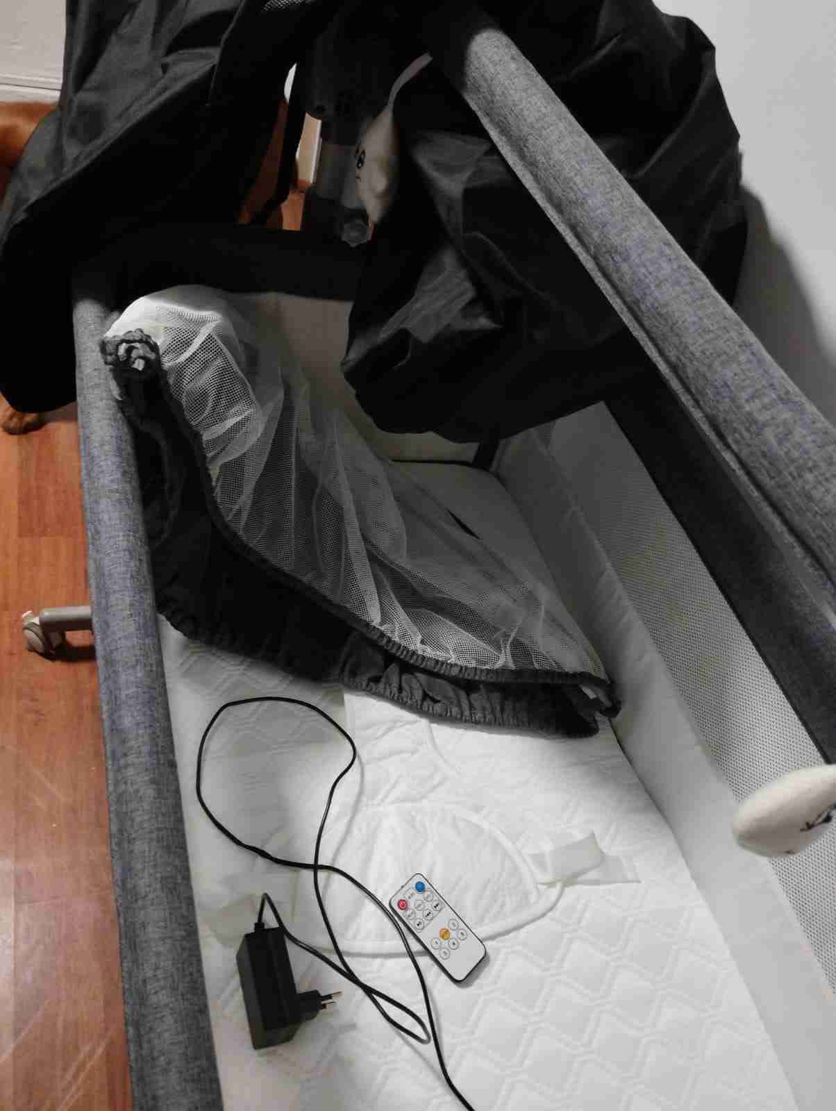 Cuna colecho gris con accesorios