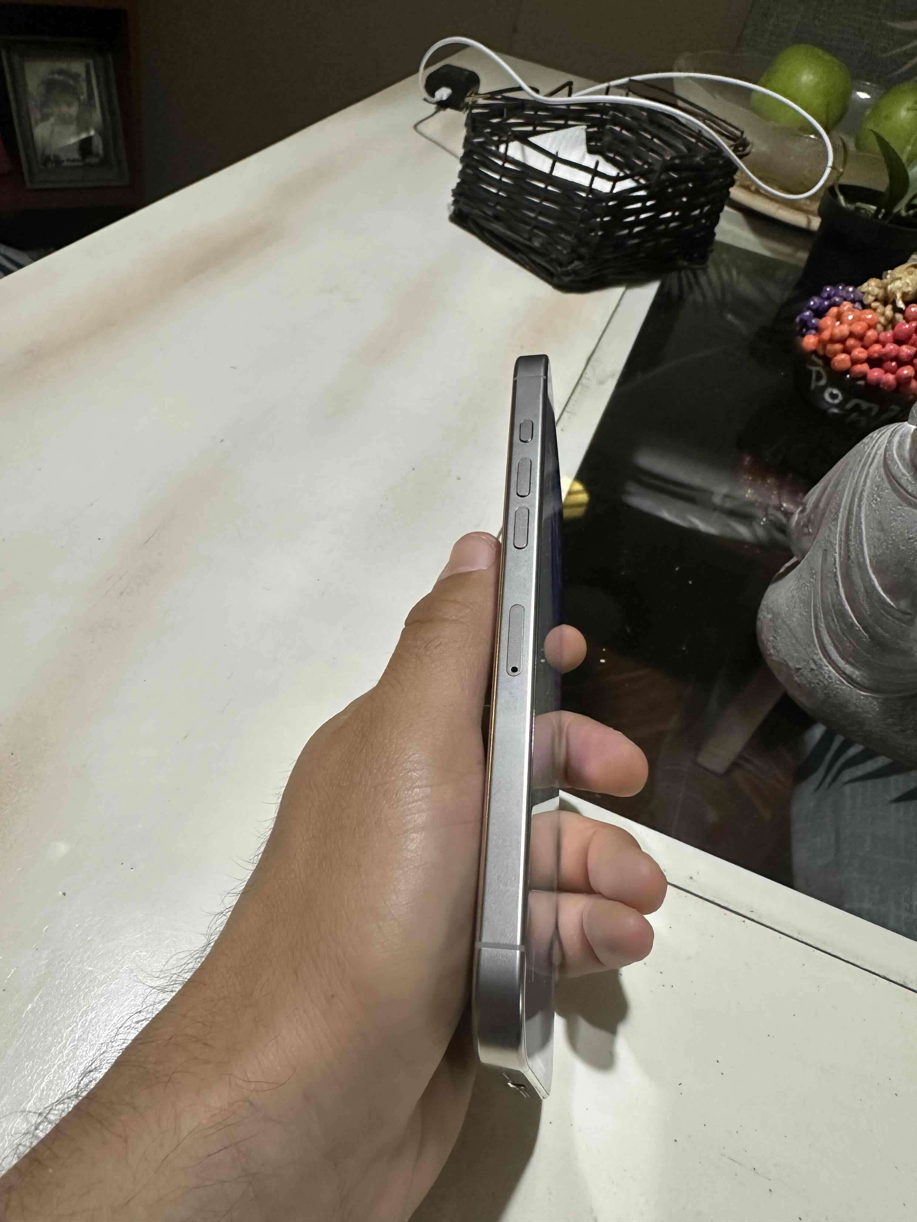 iPhone 16 Pro Max 256GB Titanium – Liberado – 94% - miniatura 2