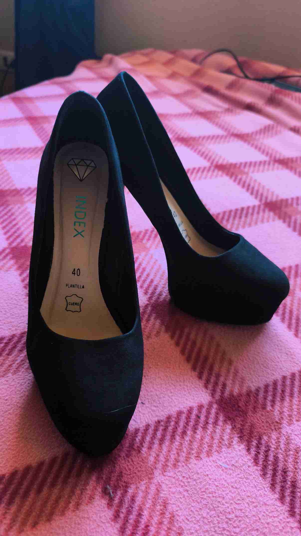 Zapatos negros de tacón alto Index