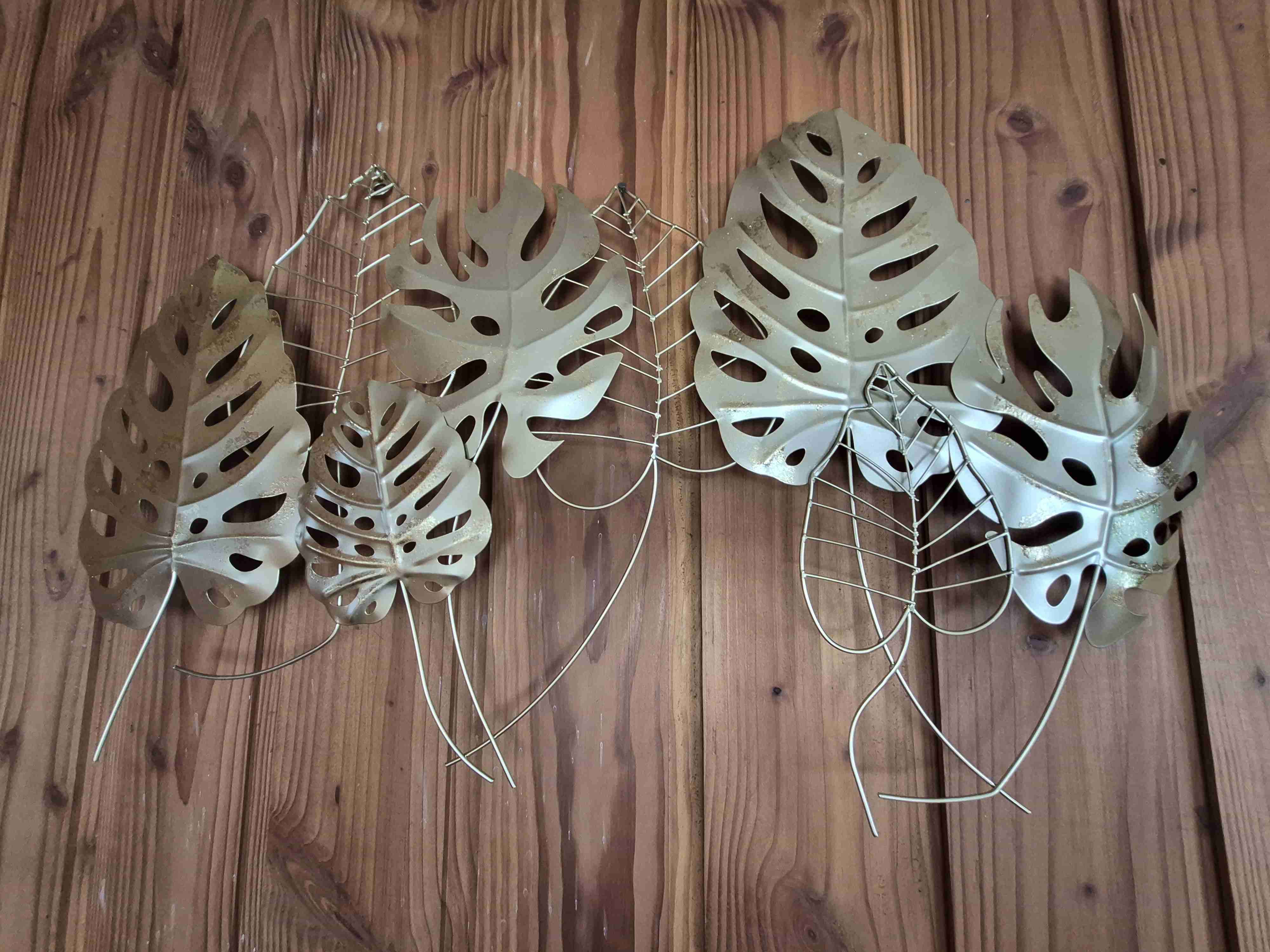 Decoración para pared hojas metálicas