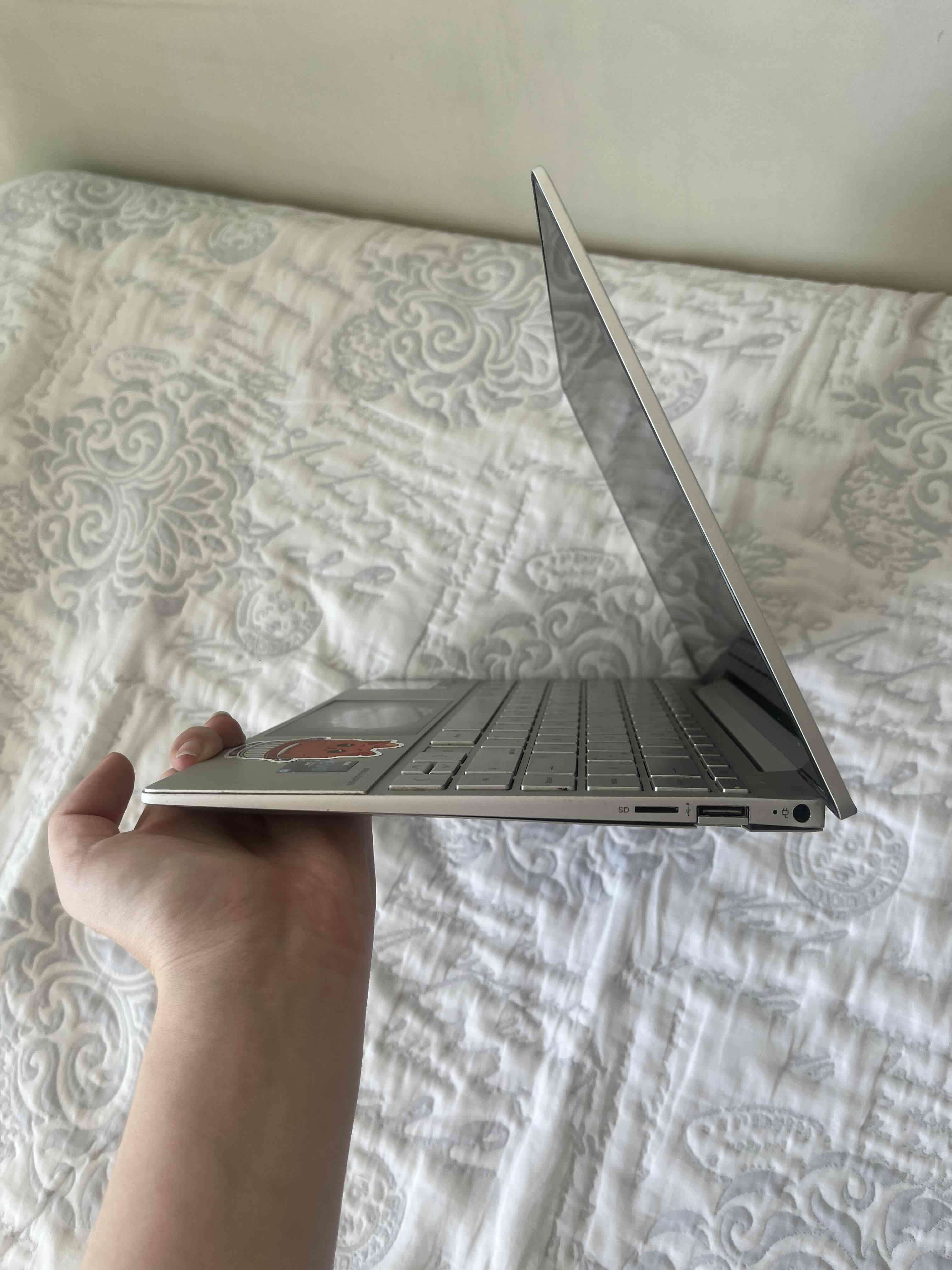 Notebook HP Envy 13 pulgadas  MUY LIVIANO - miniatura 4