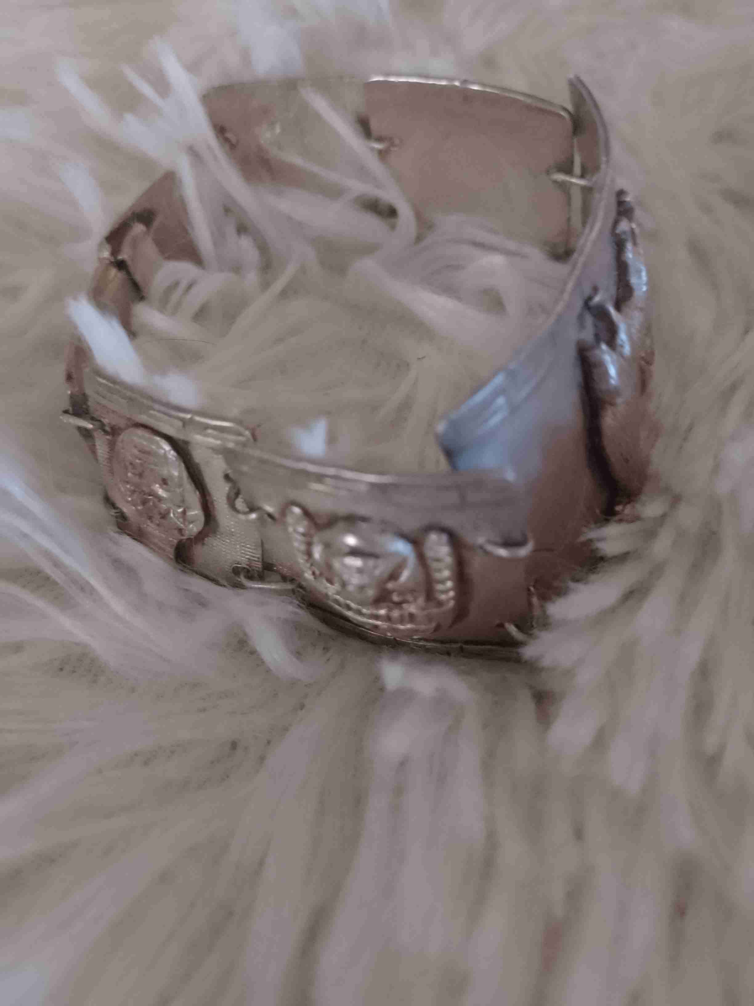 Pulsera artesanal de metal grabado - miniatura 4