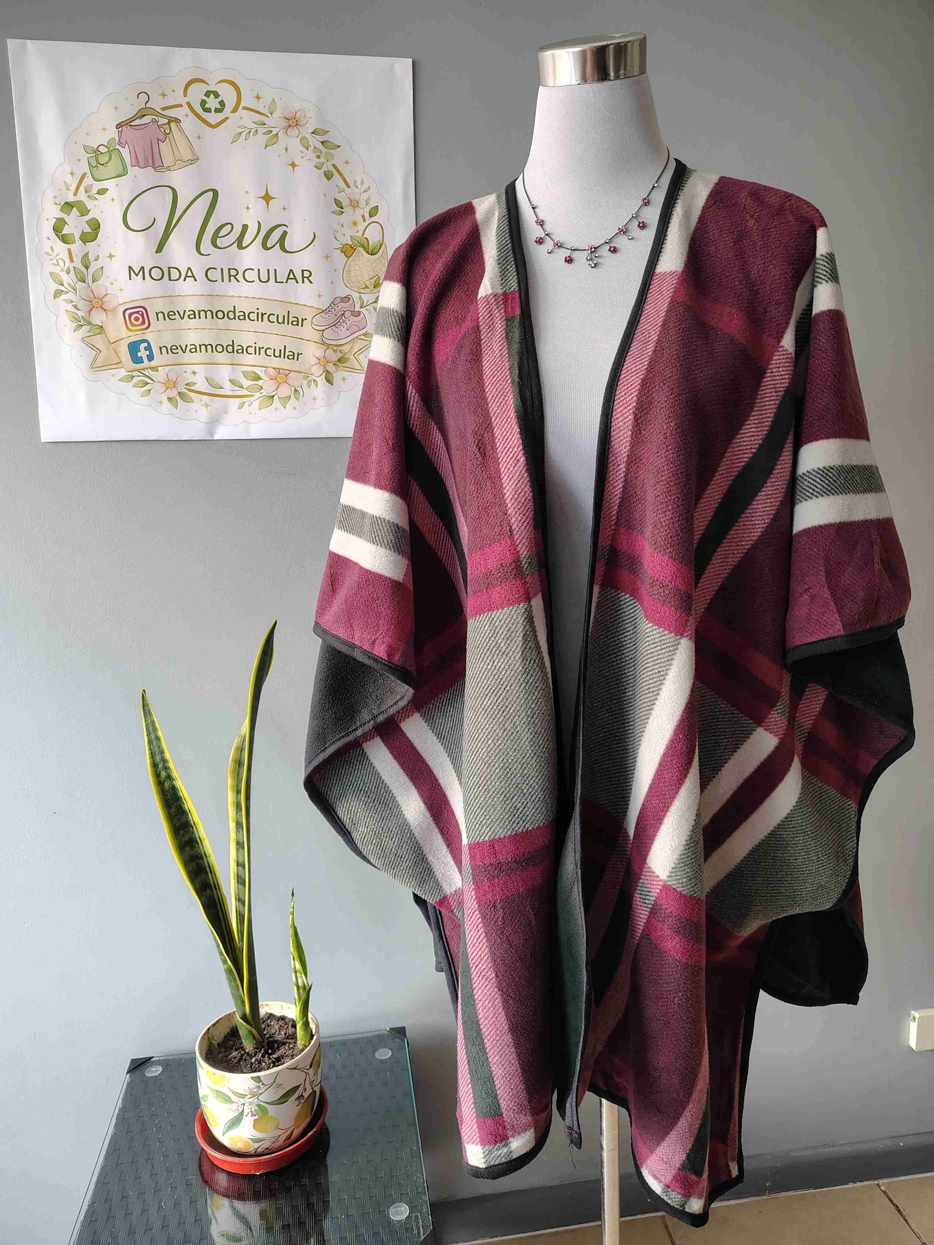 Poncho de tela a cuadros