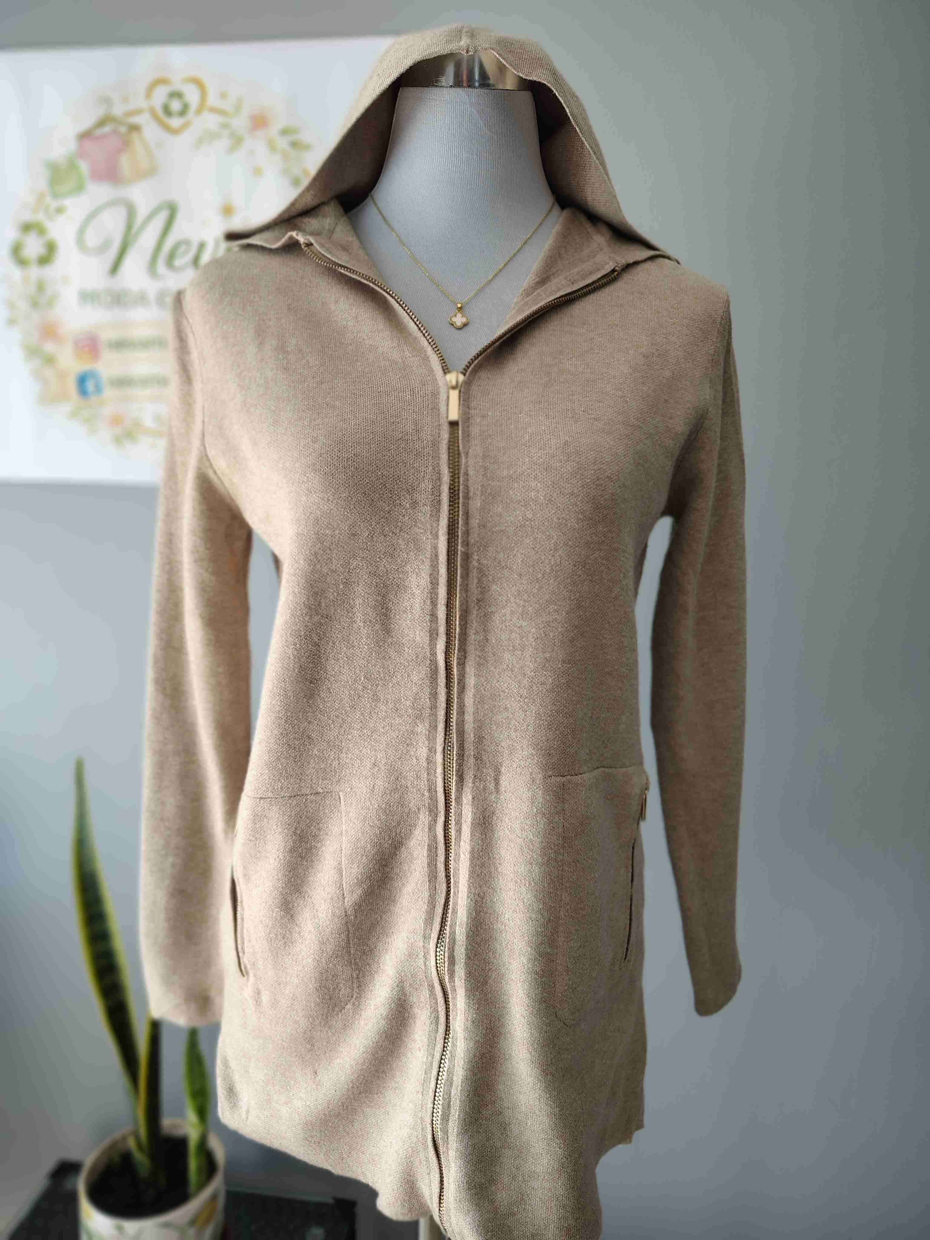 Abrigo con capucha beige - miniatura 3