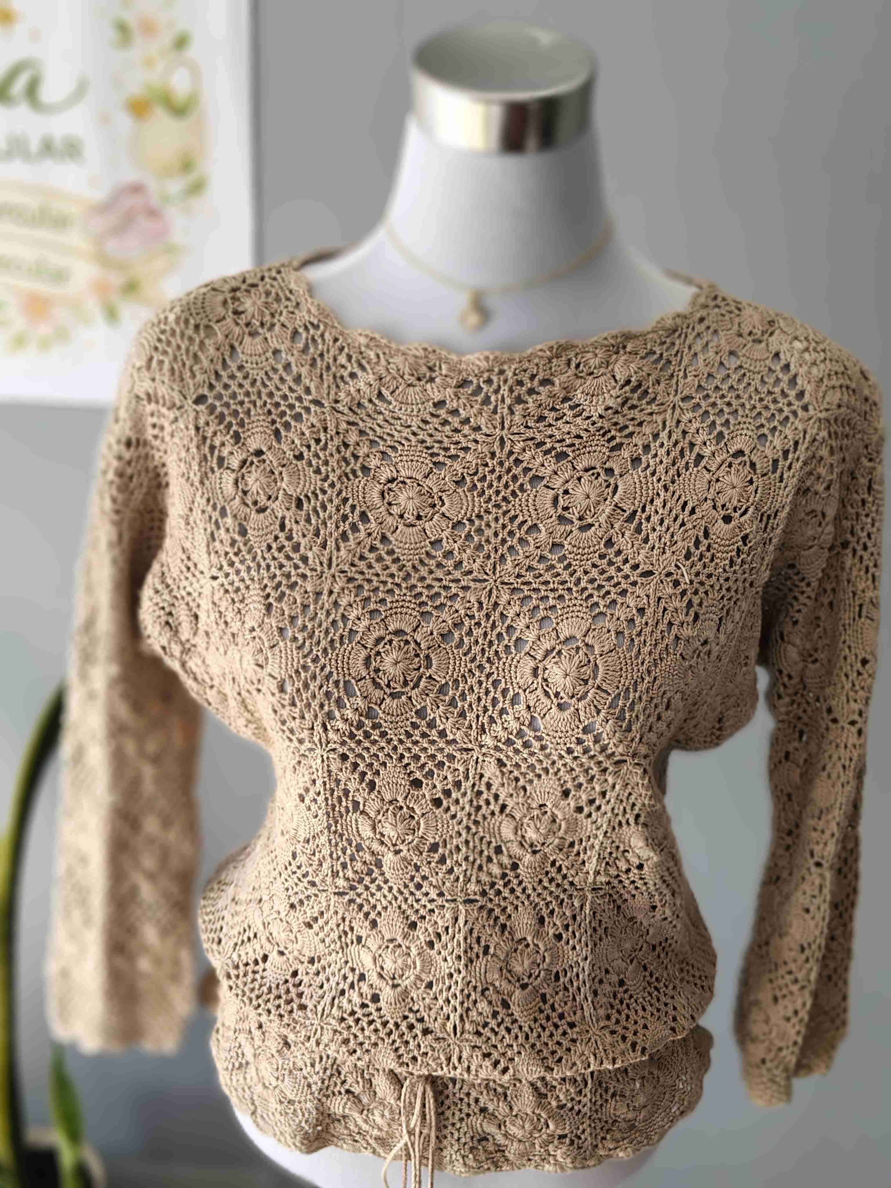 Sweater tejido beige floral