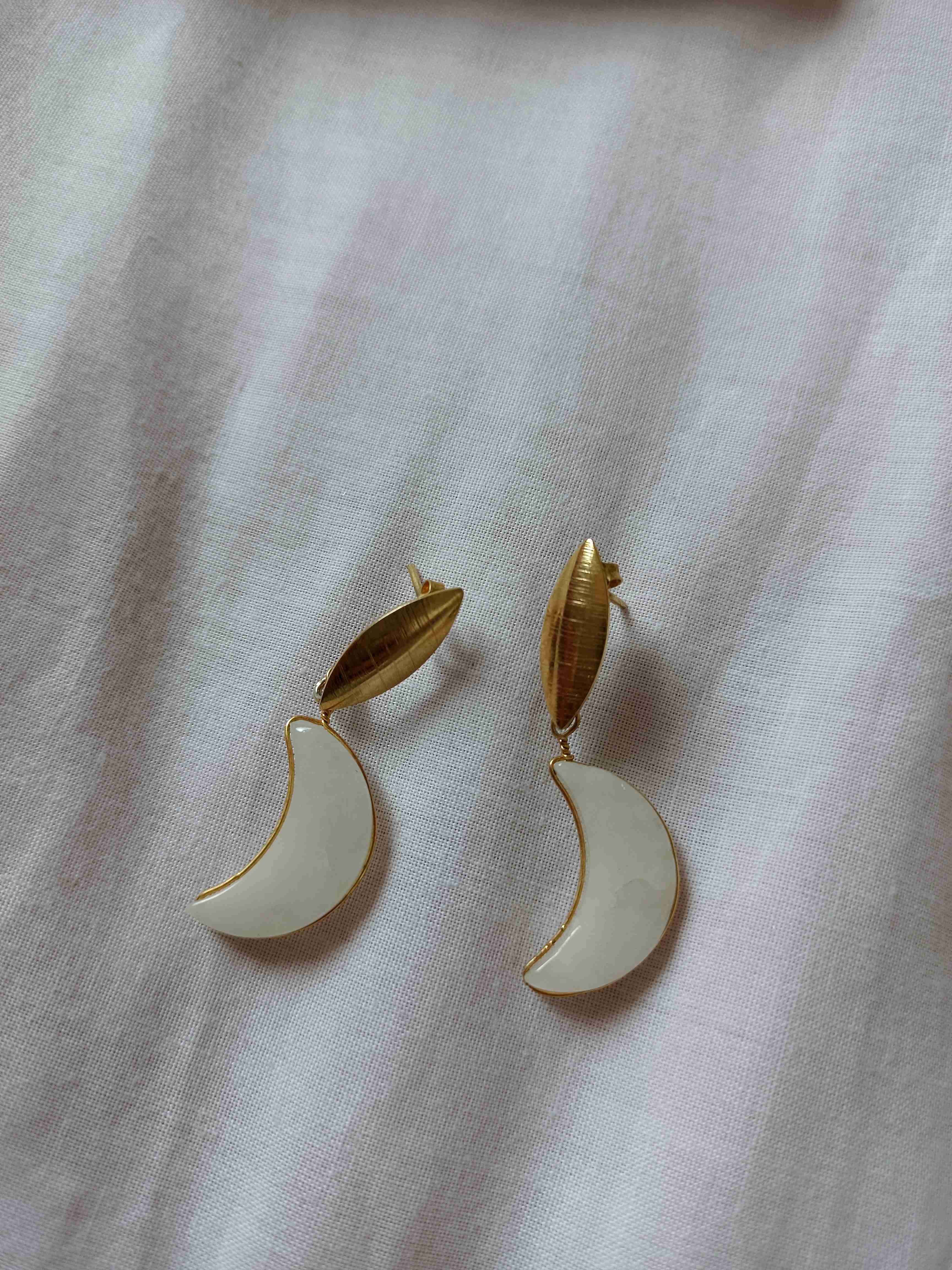 Aros dorados con lunas