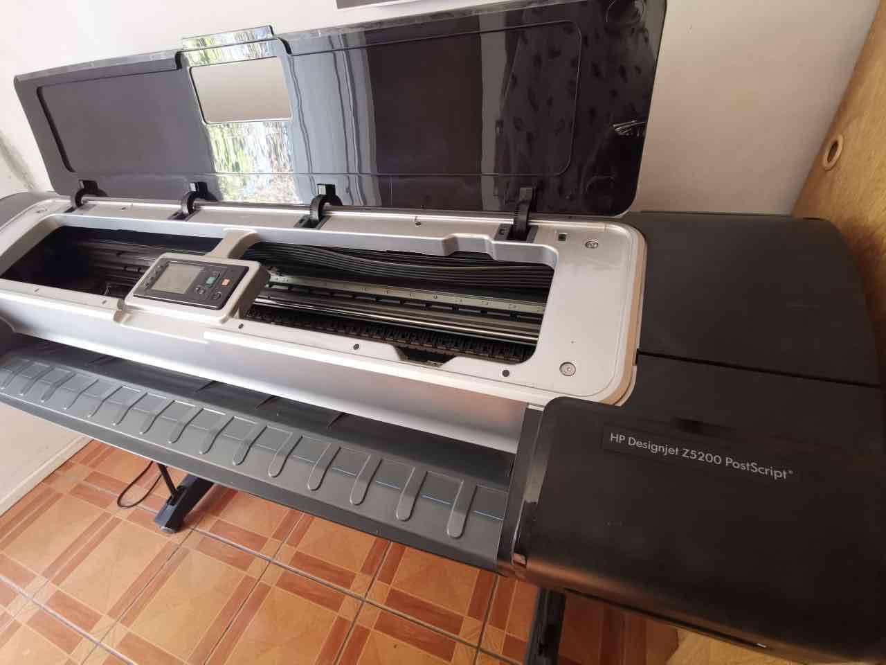 Impresora plotter HP grande - miniatura 6