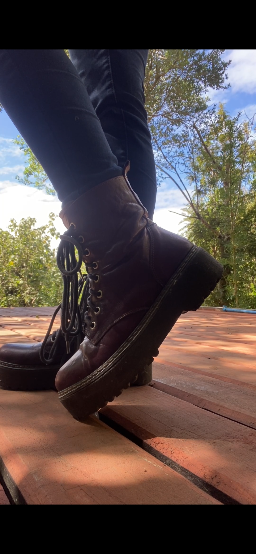 Botas negras de cuero - miniatura 2