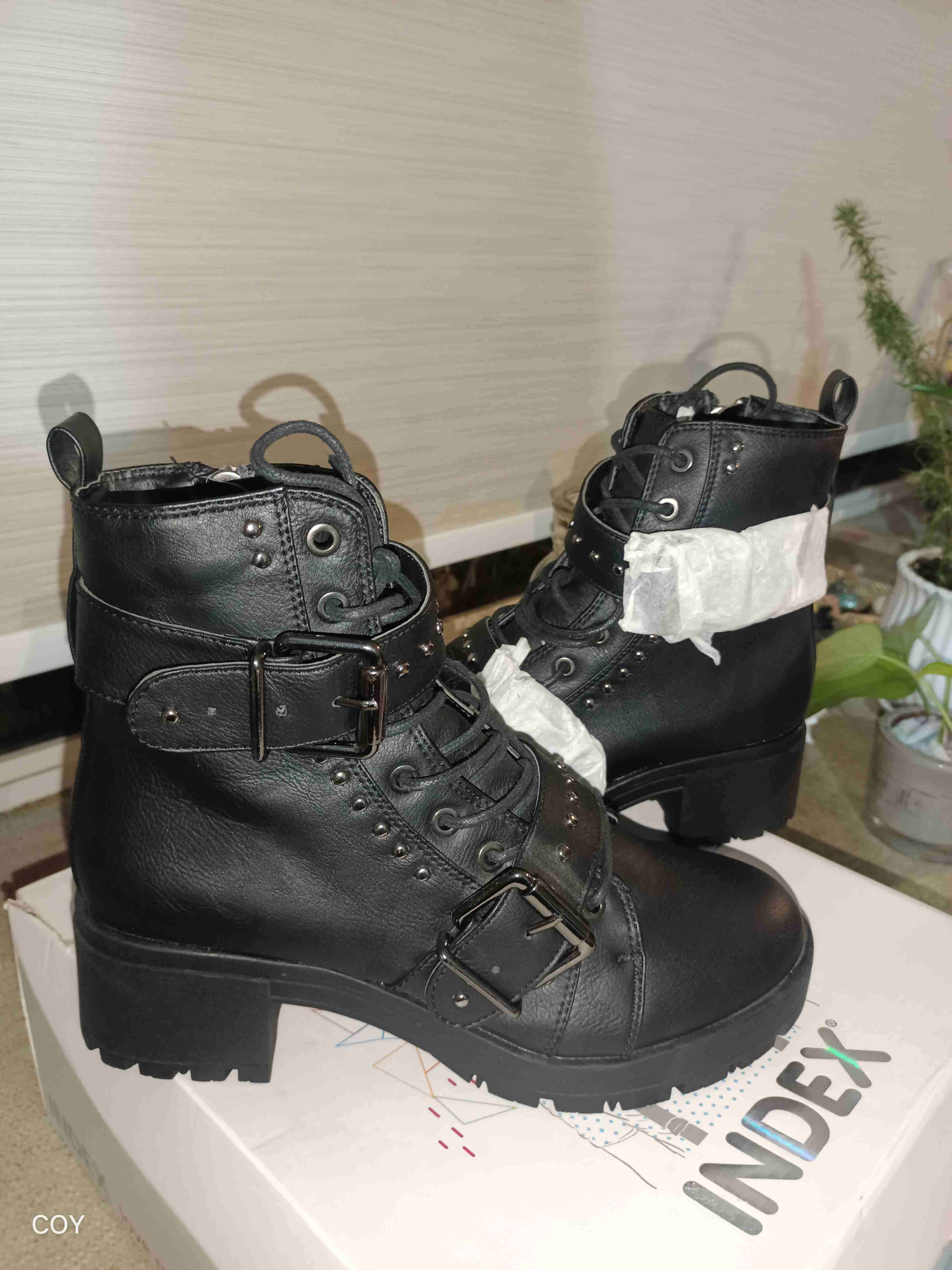Botines negros con hebillas - miniatura 3