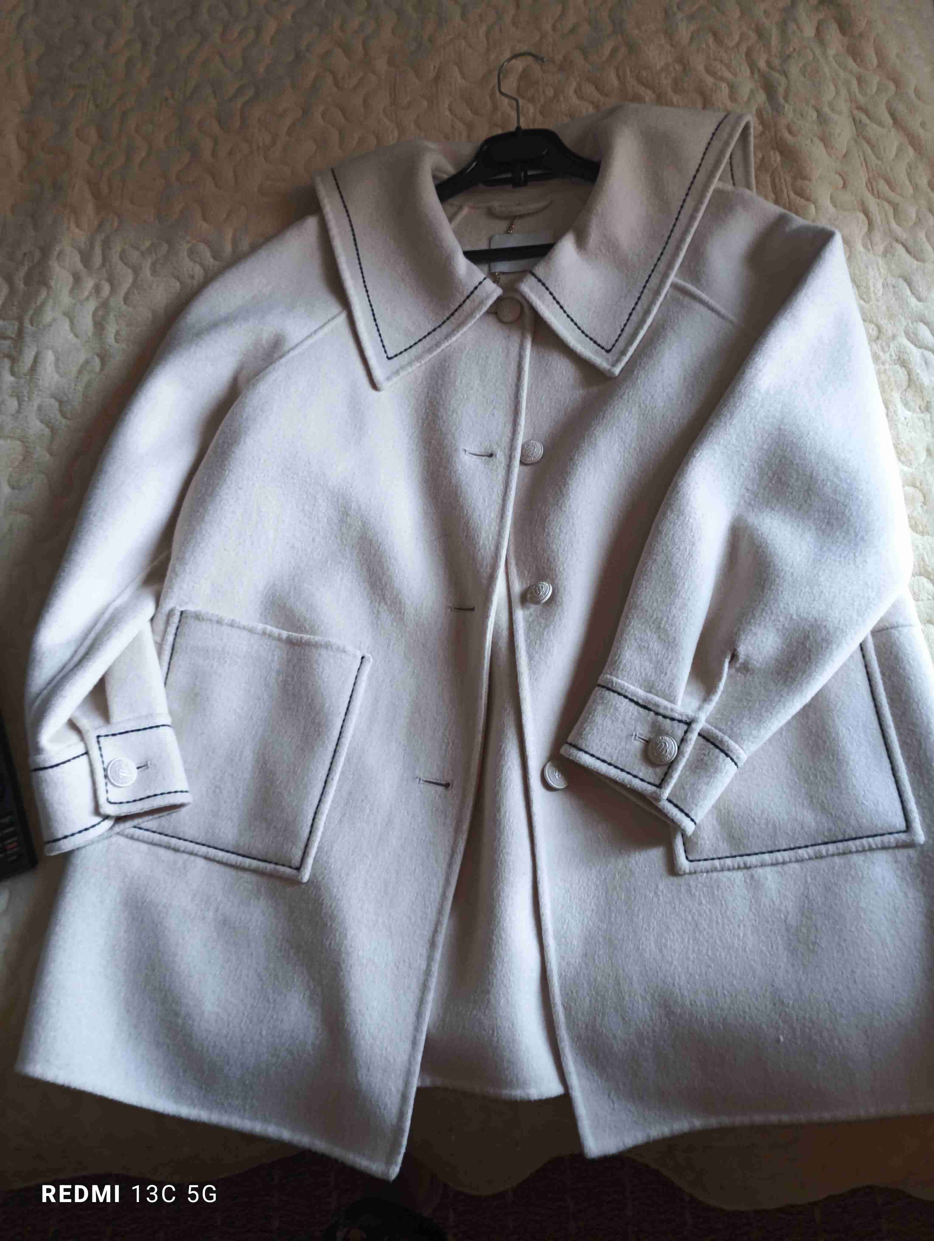 Abrigo blanco con bolsillos - miniatura 2