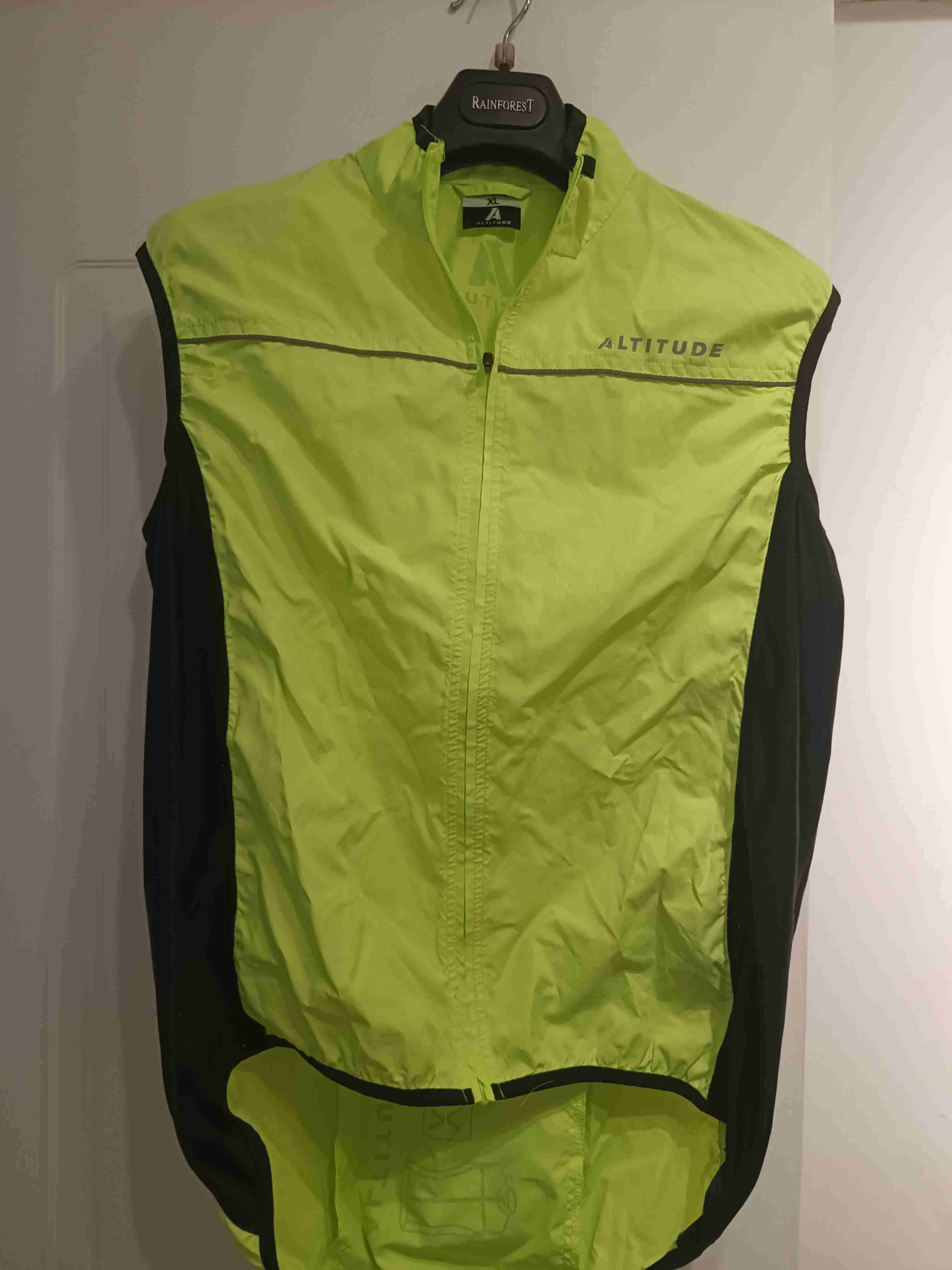 Chaleco cortaviento Altitude amarillo