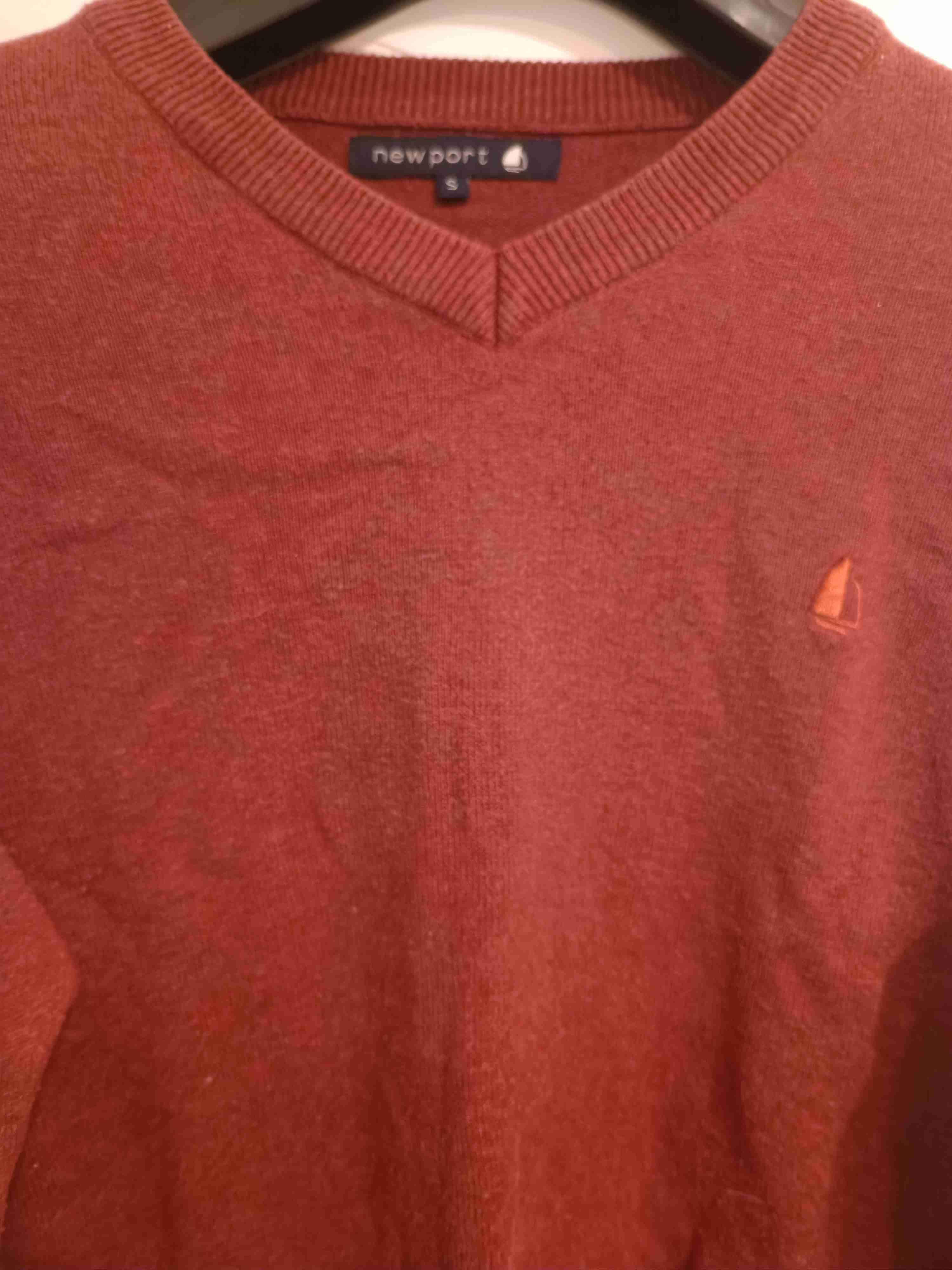 Suéter Newport cuello en V - miniatura 2