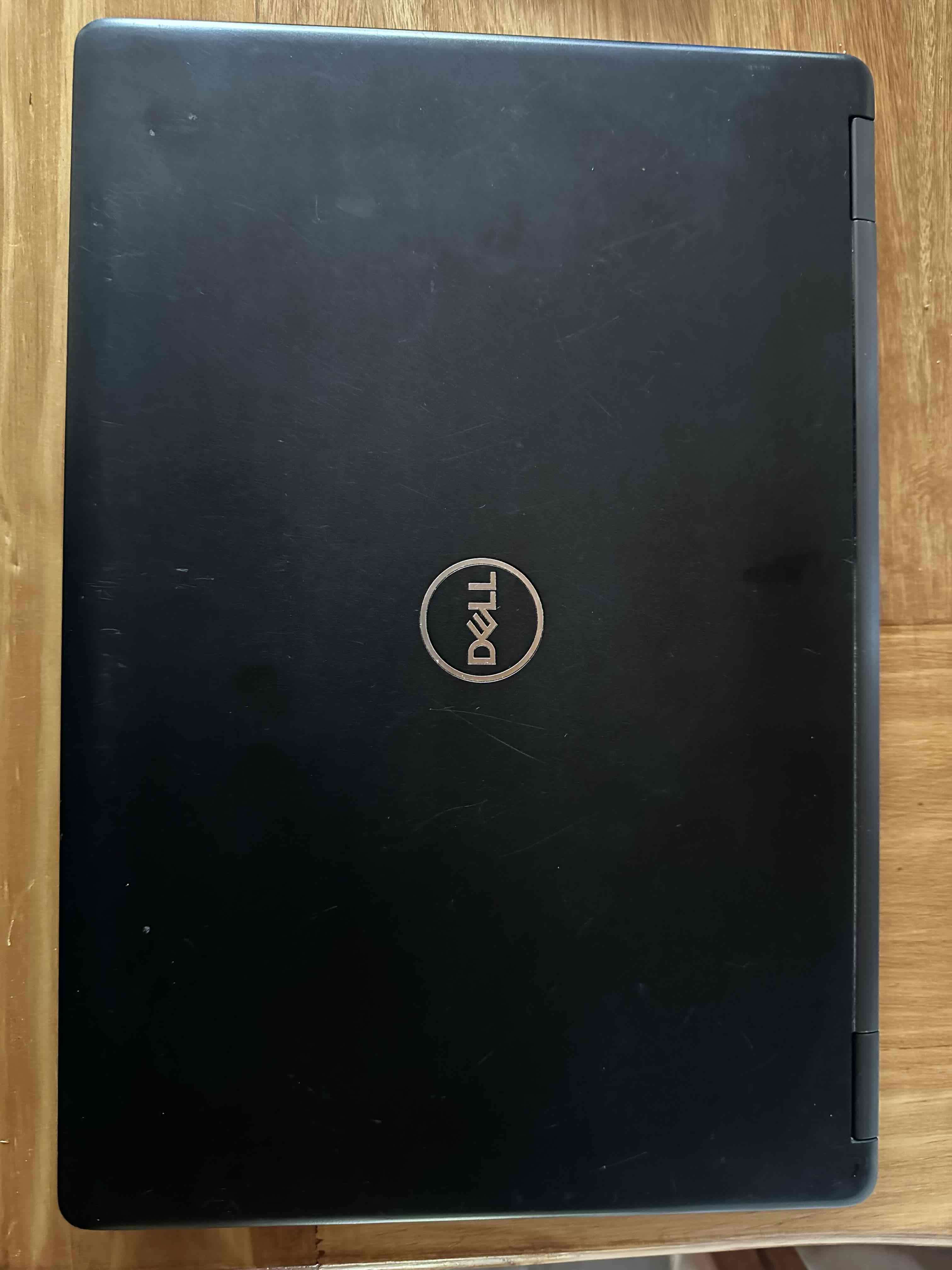 Laptop Dell latitude 5490en buen estado - miniatura 2