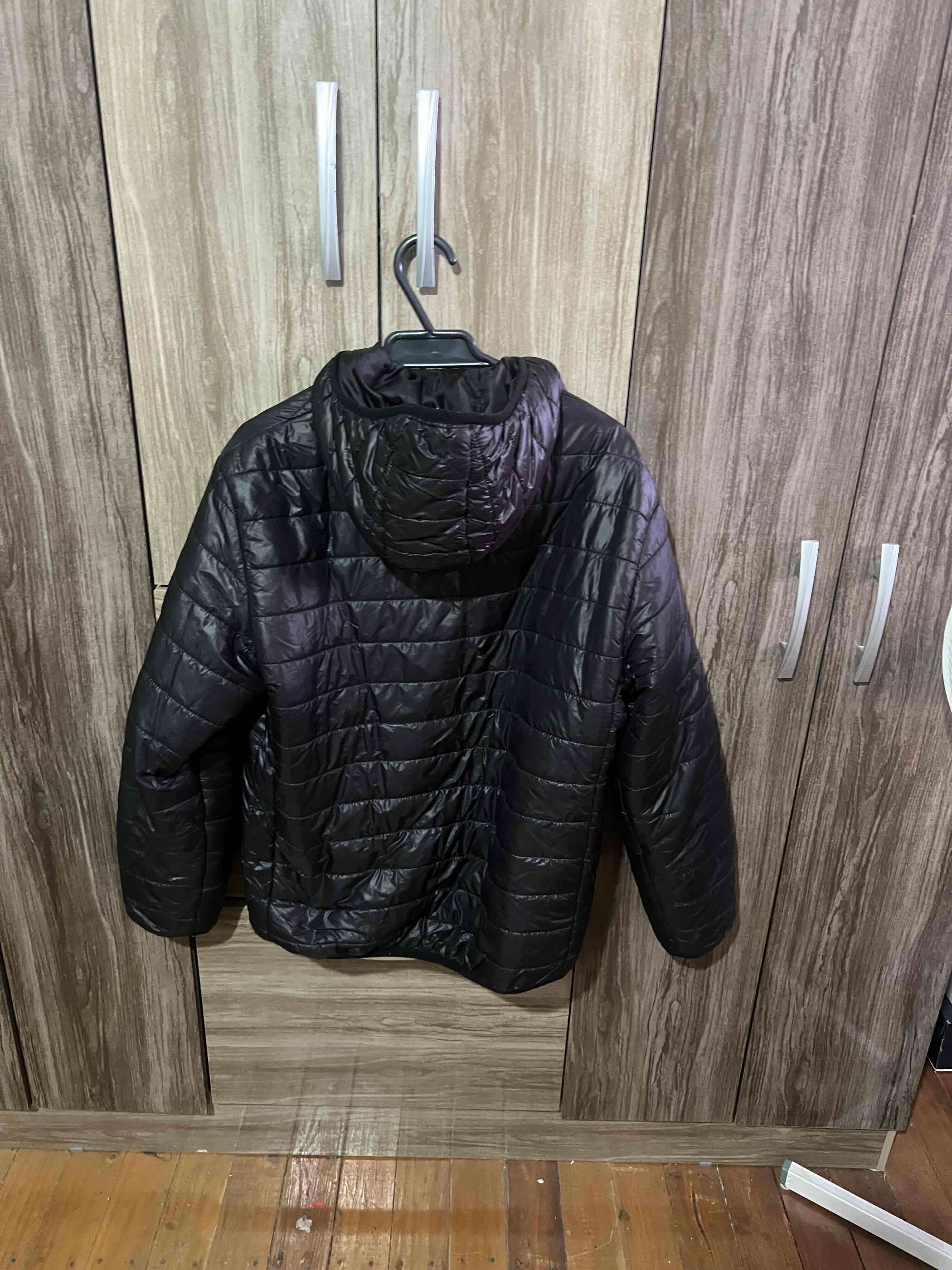 Chaqueta negra Merrell con capucha - miniatura 2