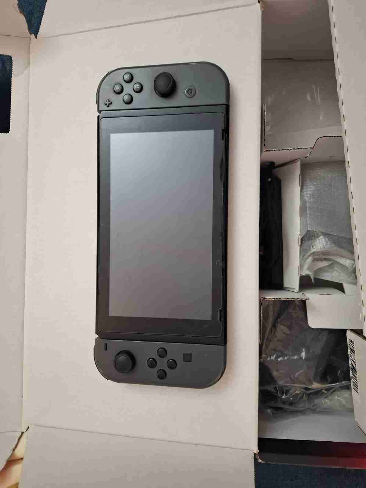 Consola Nintendo Switch gris - miniatura 2