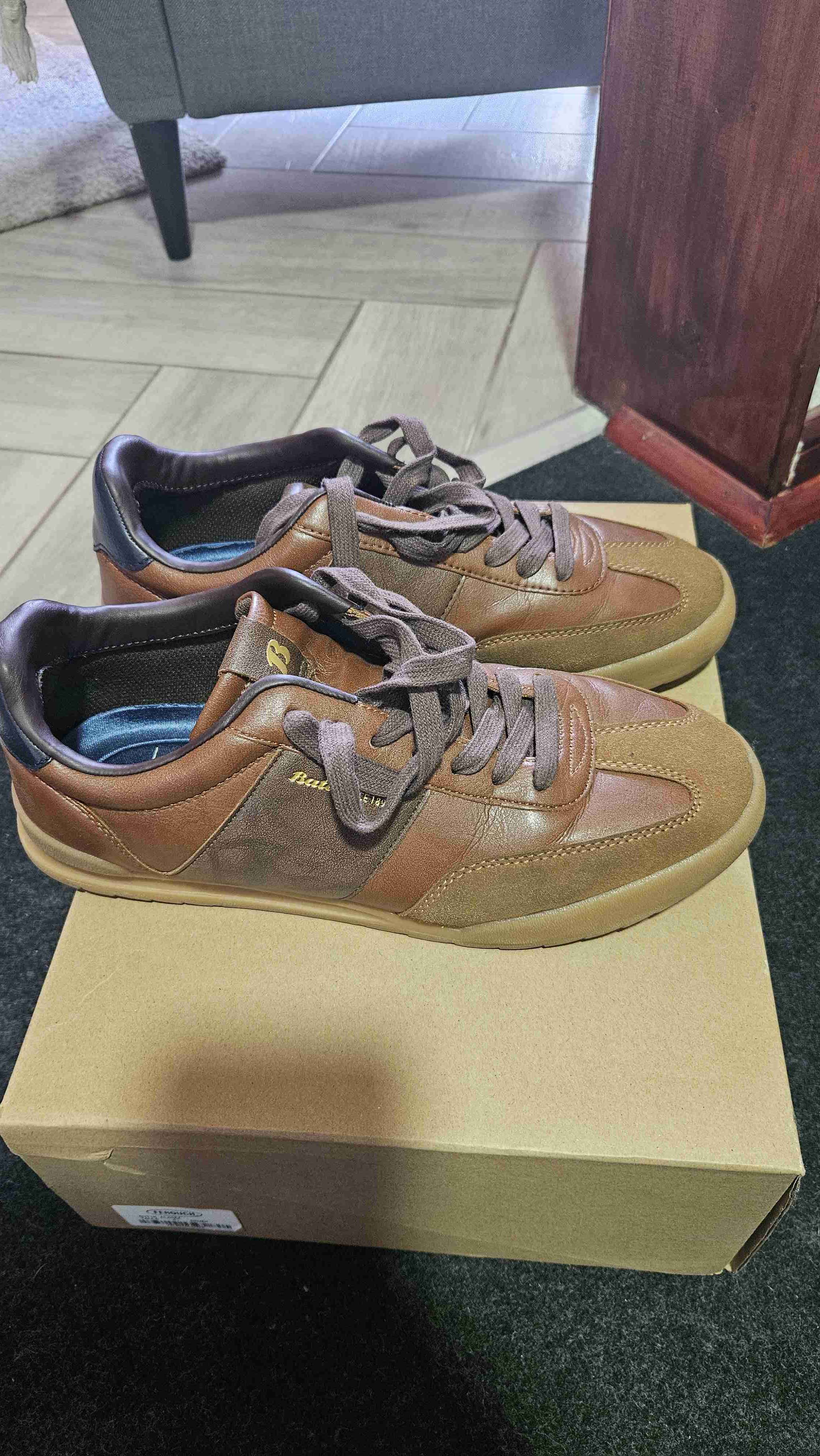 Zapatillas marrones de cuero