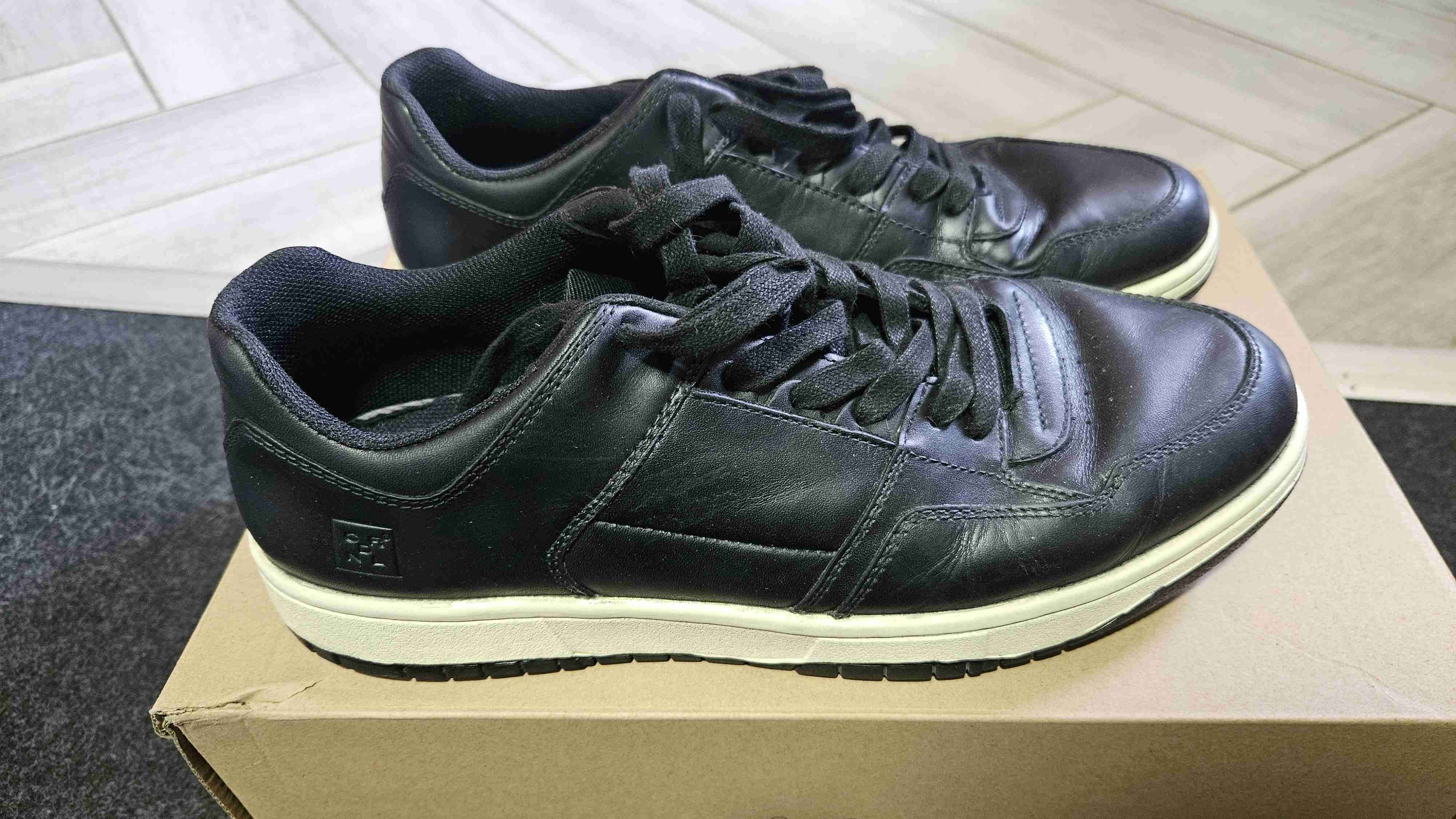 Zapatillas negras cardinales - miniatura 2