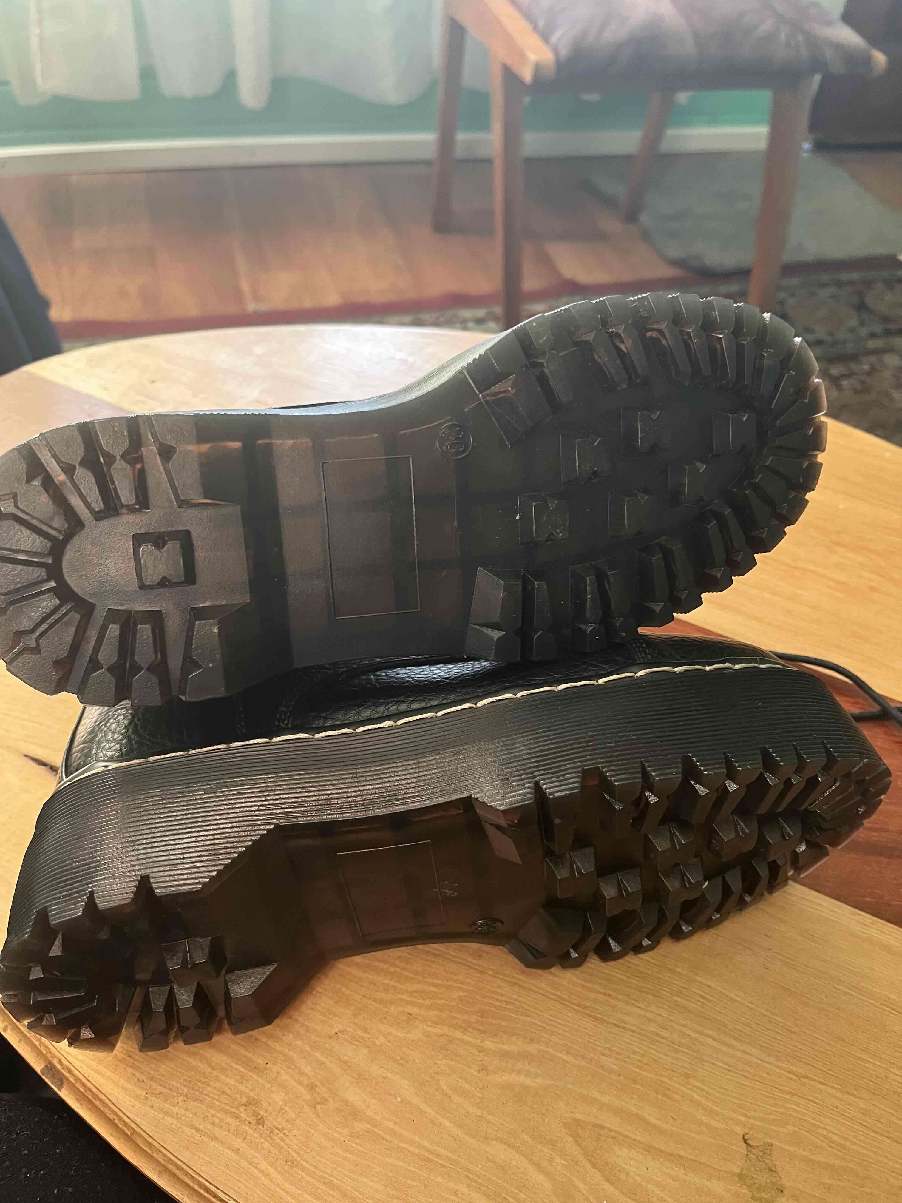 Botas negras con cierres - miniatura 4