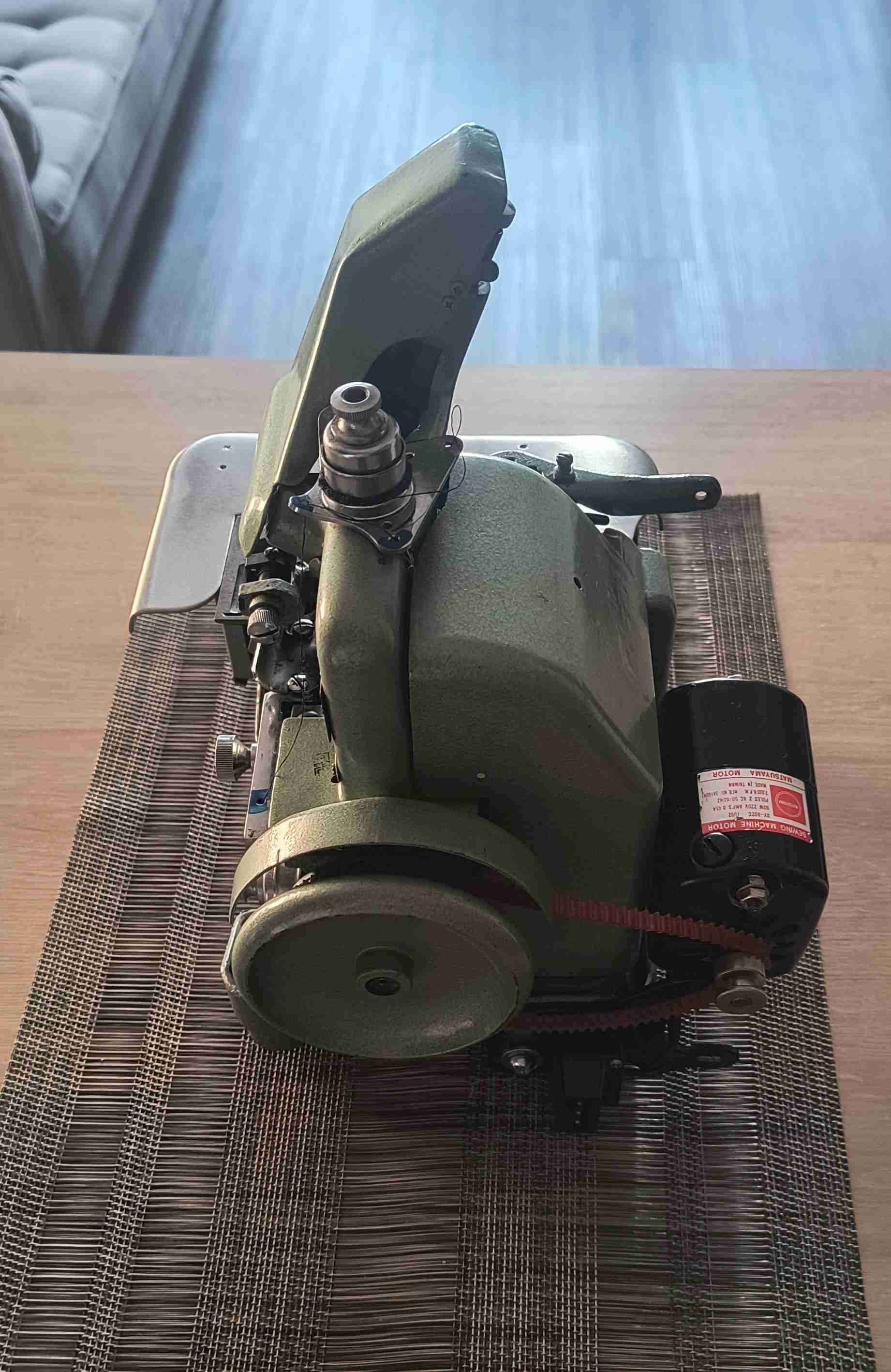 Máquina de coser Semi-industrial verde Overlock - miniatura 3