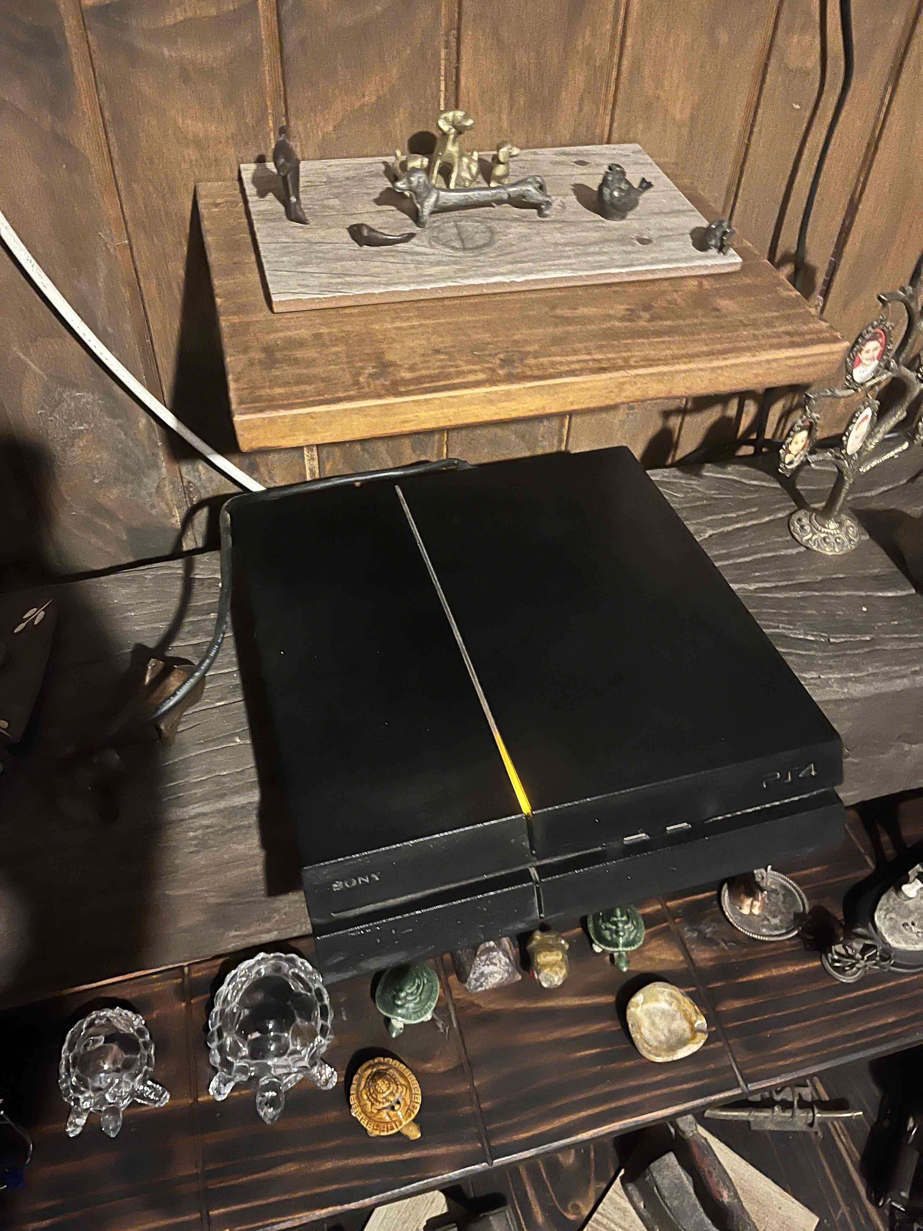 Consola PS4 con control - miniatura 2