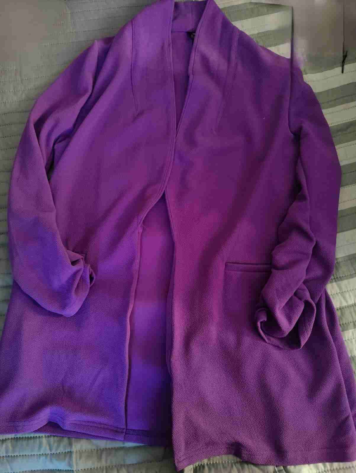 Blazer morado elegante