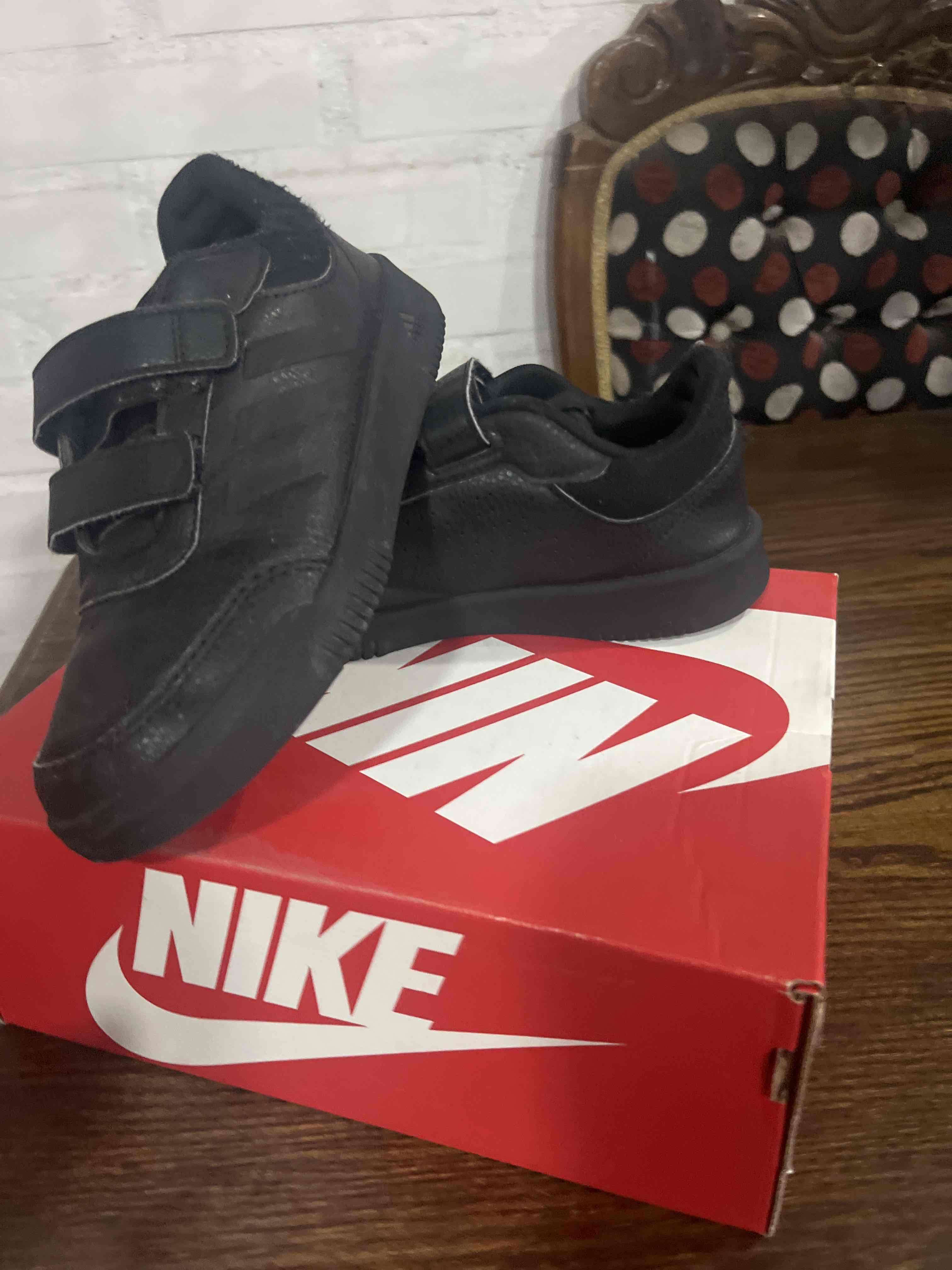 Zapatillas Negras Adidas estilo clásico - miniatura 5