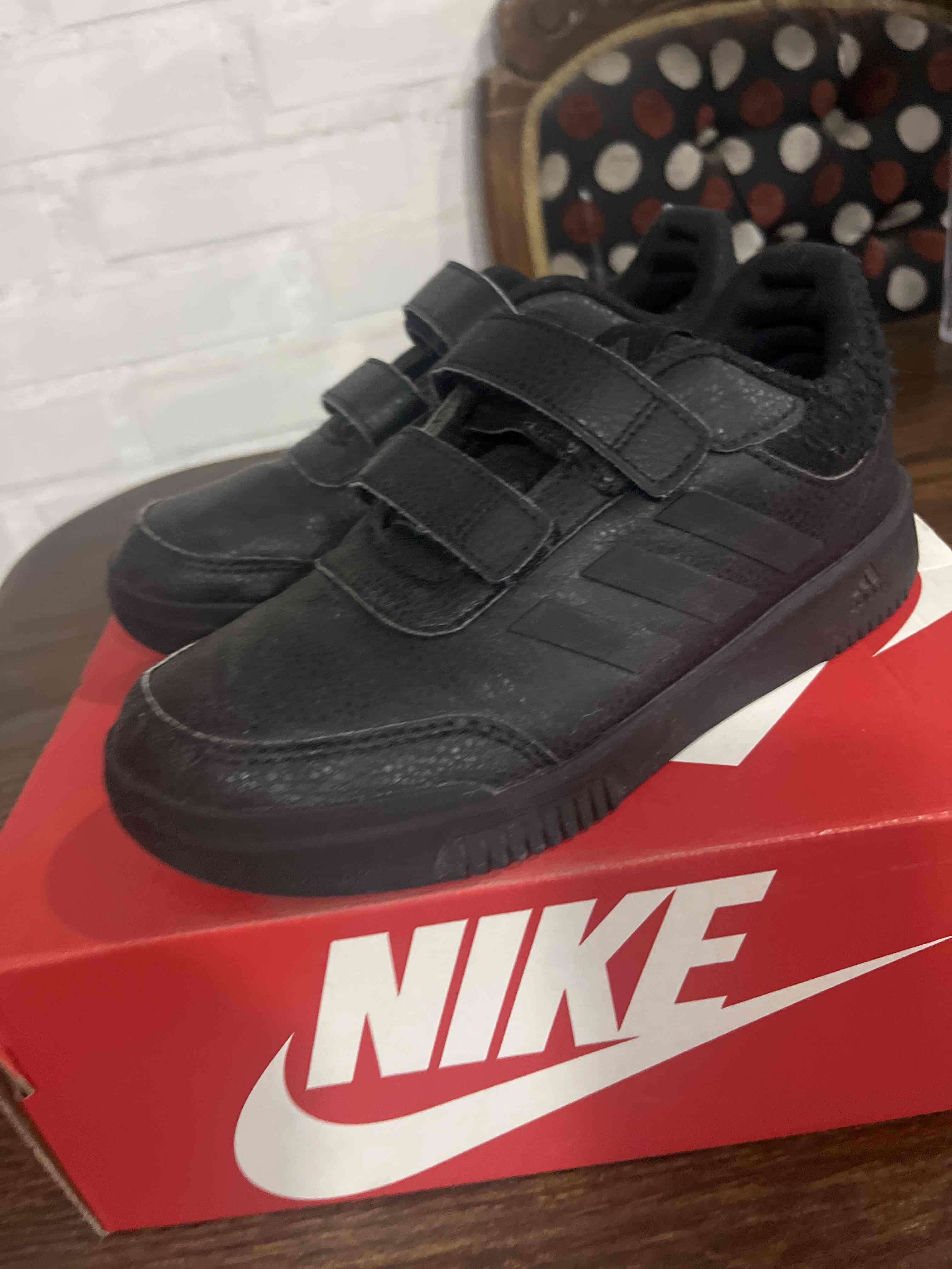 Zapatillas Negras Adidas estilo clásico - miniatura 6