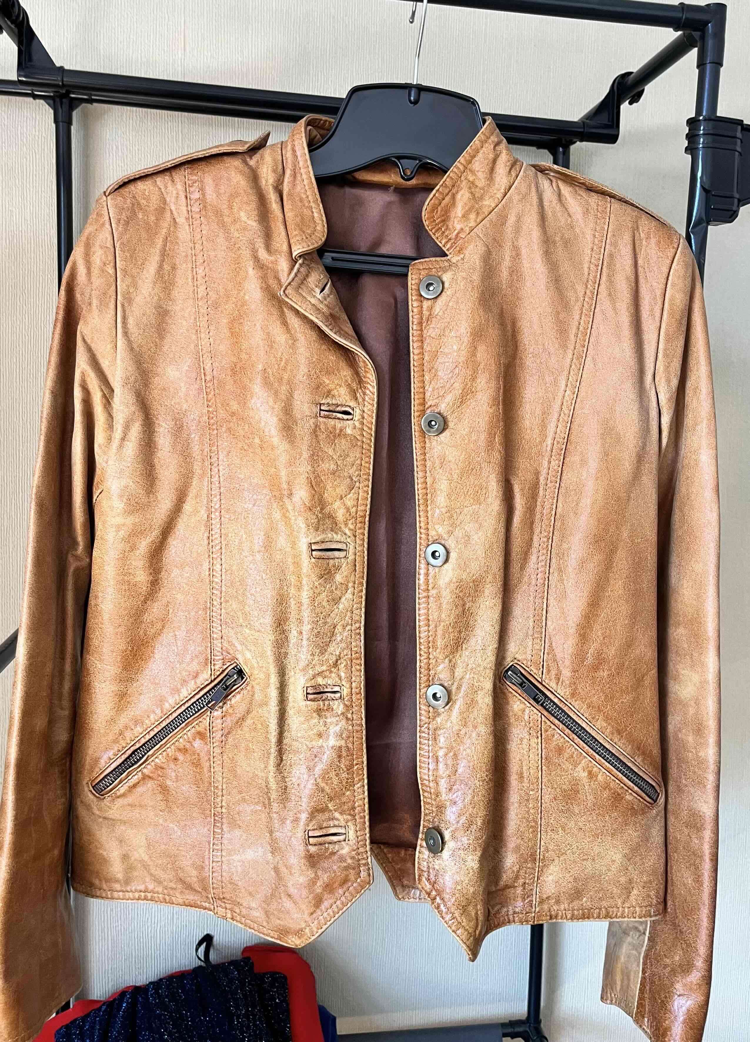 Chaqueta de cuero café