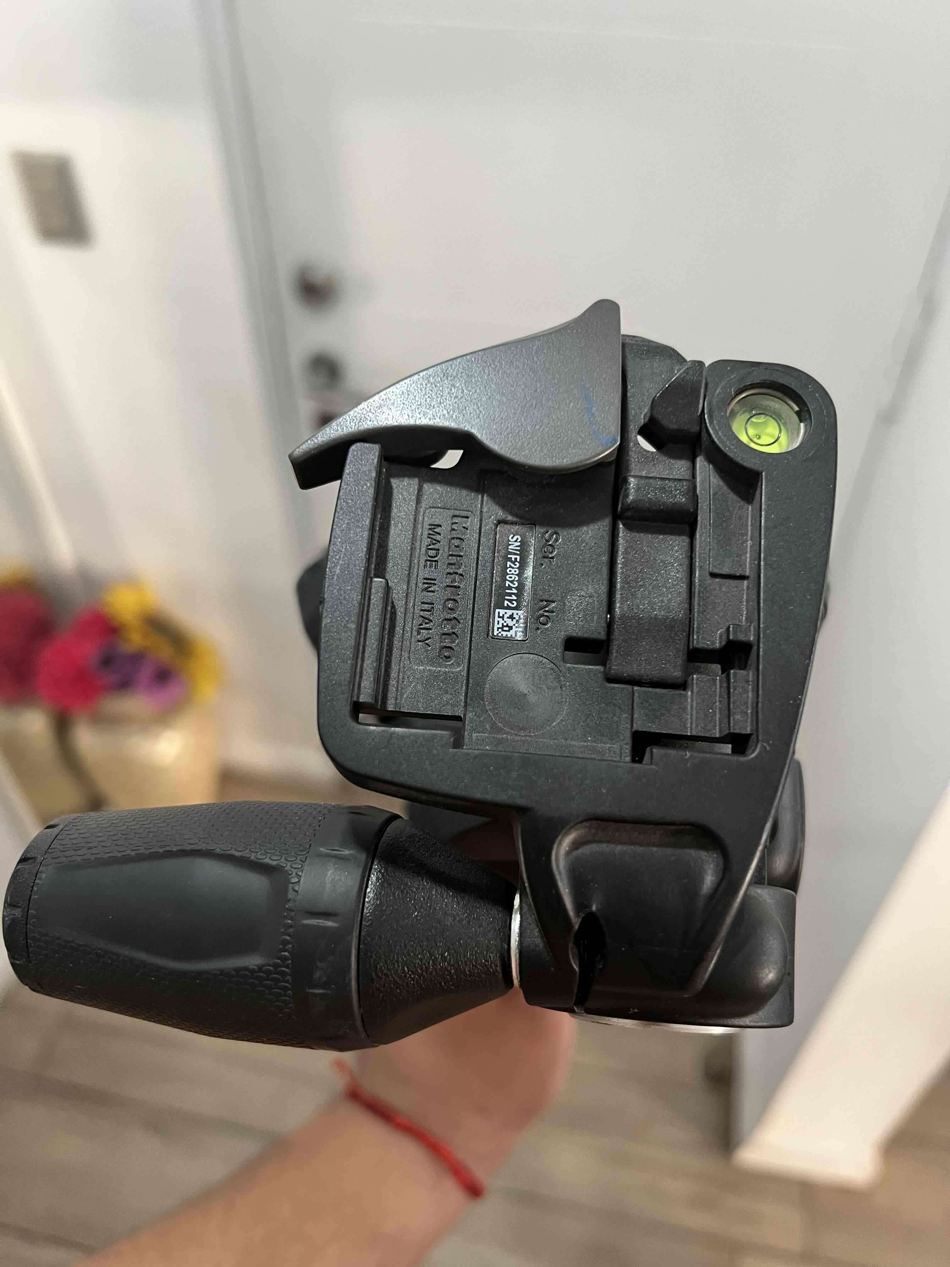 “Trípode Manfrotto 290 Xtra + Cabezal MH804-3W | C - 4