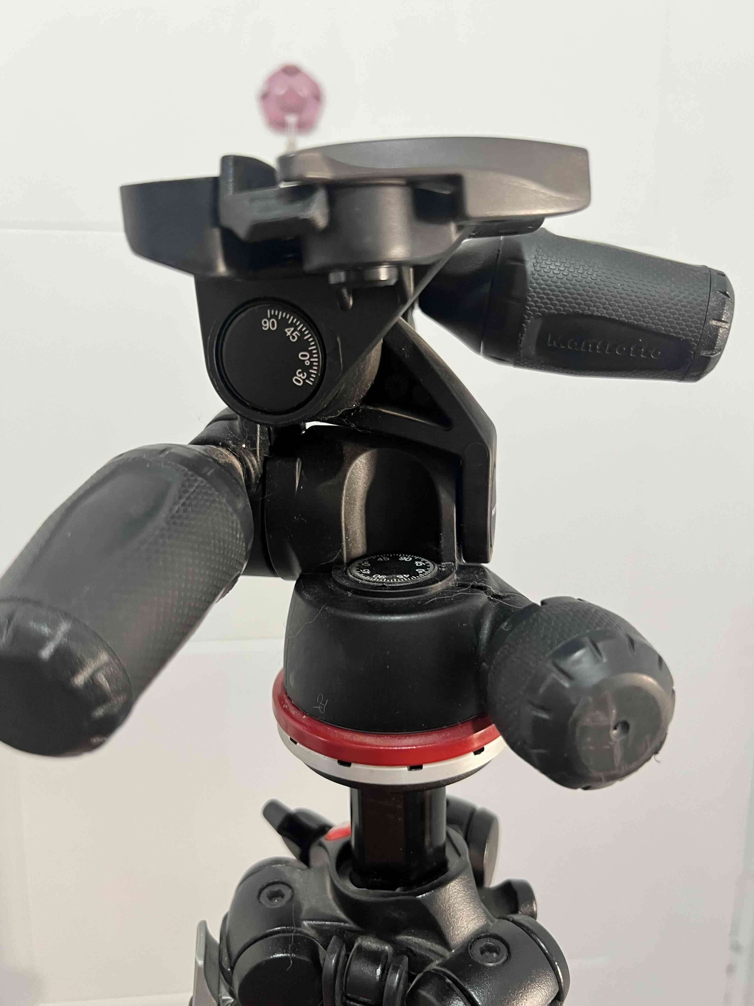 “Trípode Manfrotto 290 Xtra + Cabezal MH804-3W | C - 6