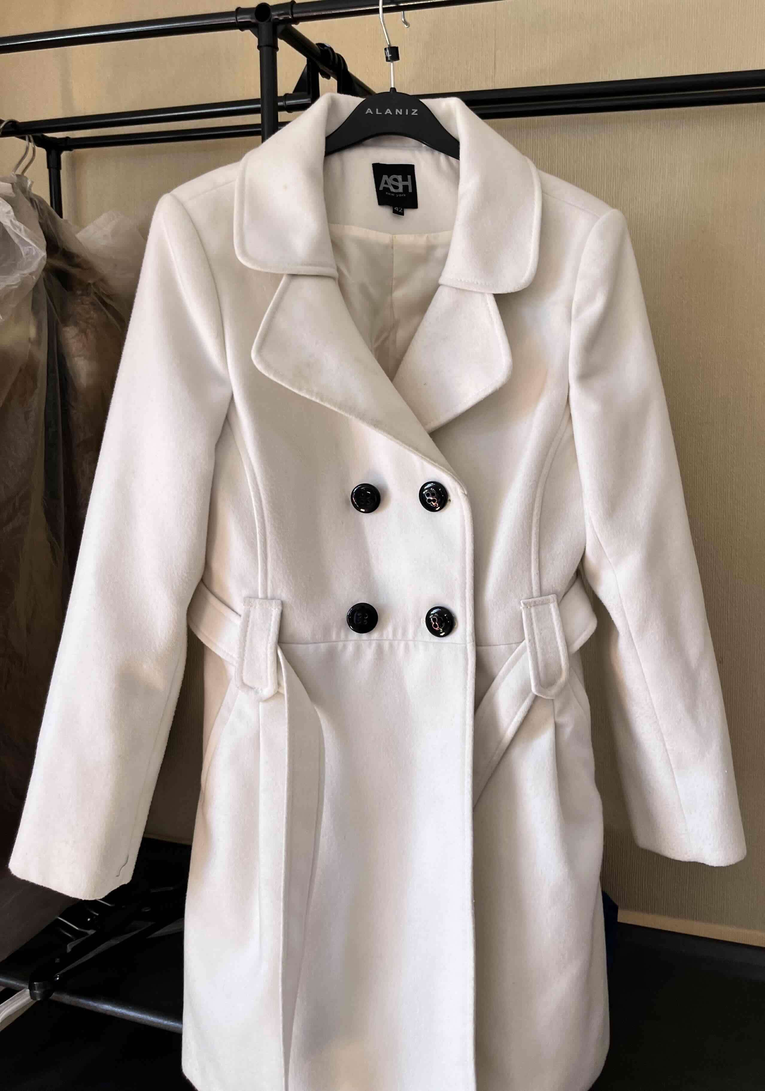 Abrigo blanco de lana Ash