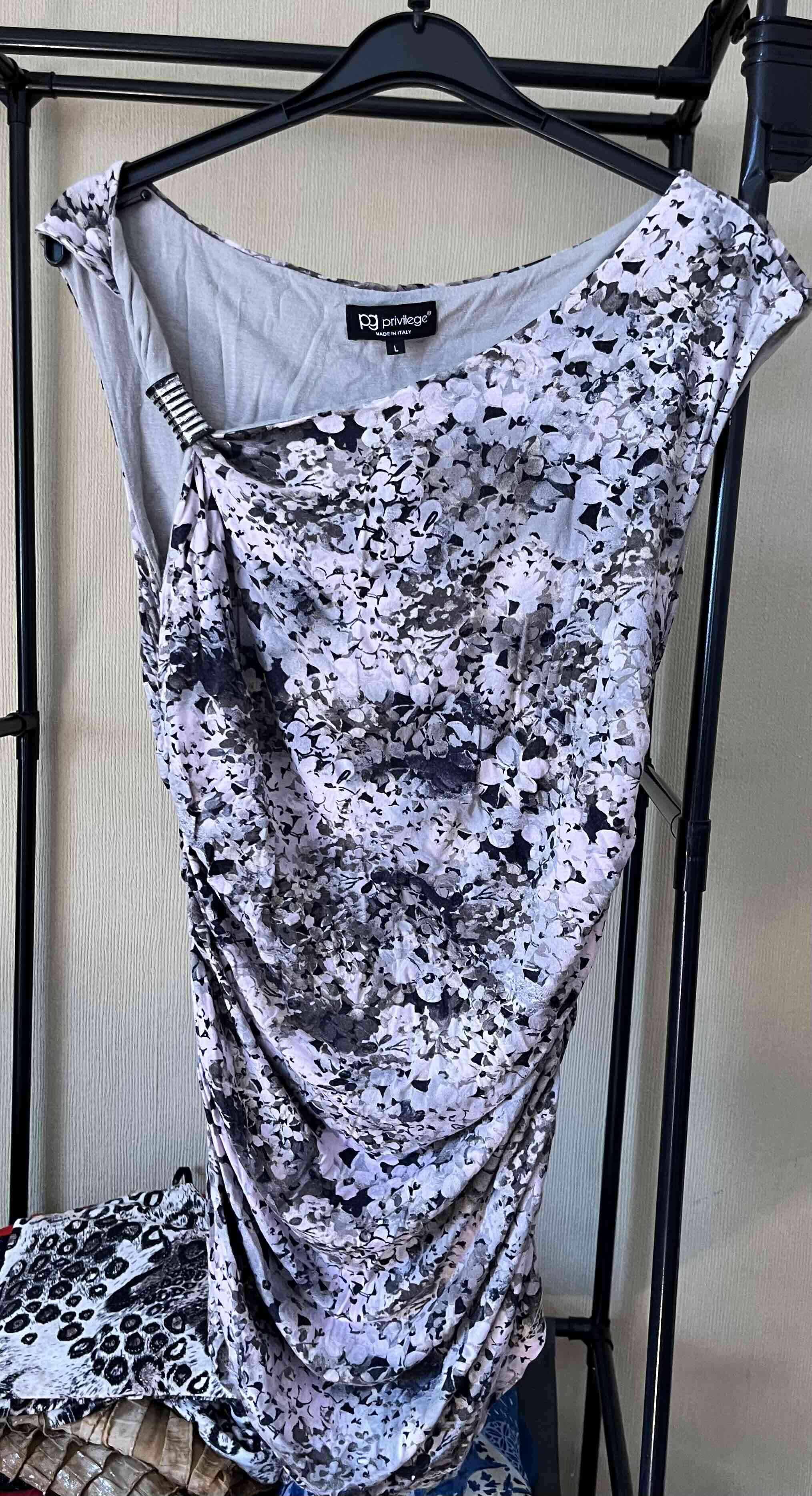 Vestido floral Privilege