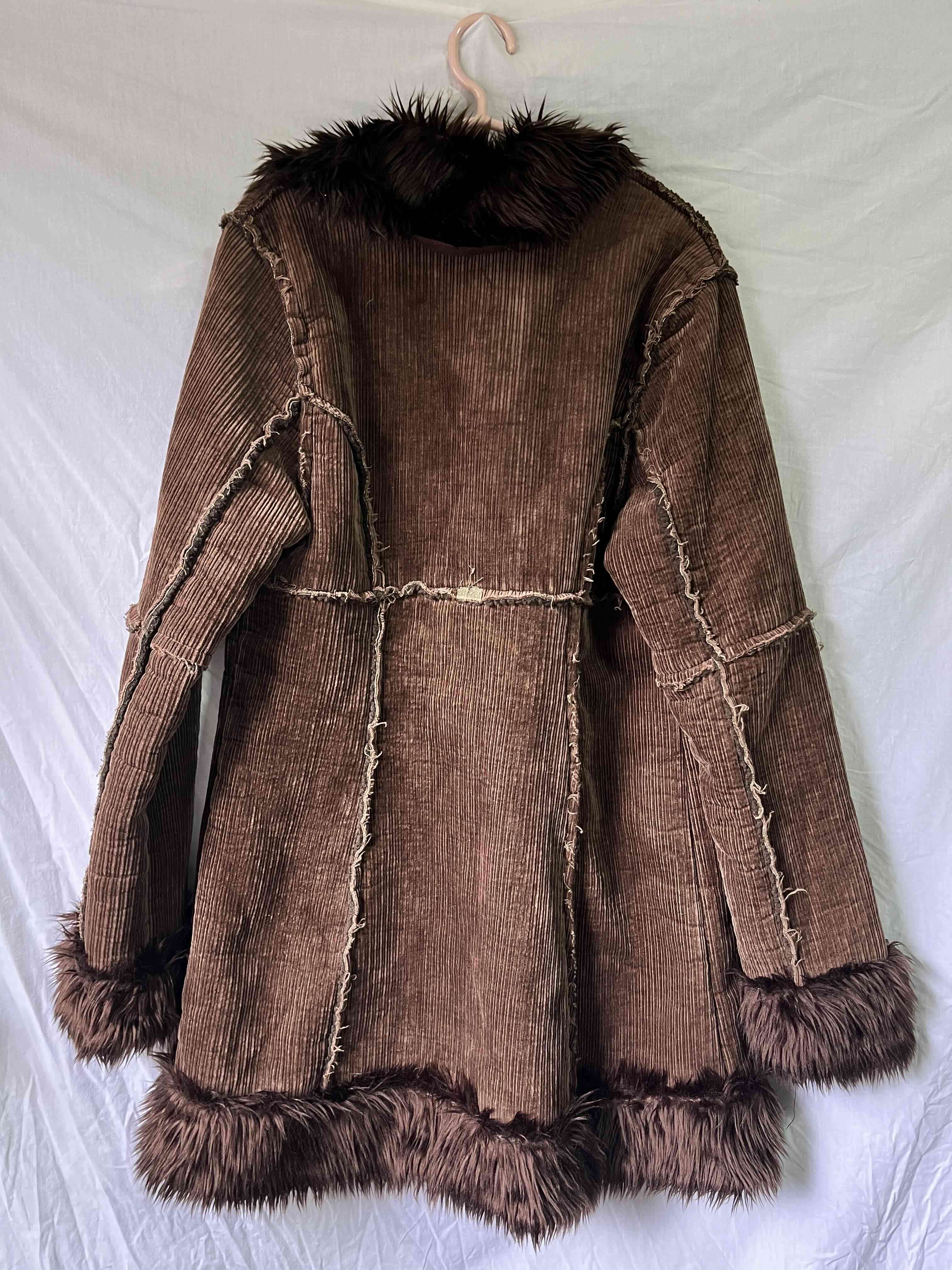 Abrigo marrón con pelaje sintético - miniatura 2